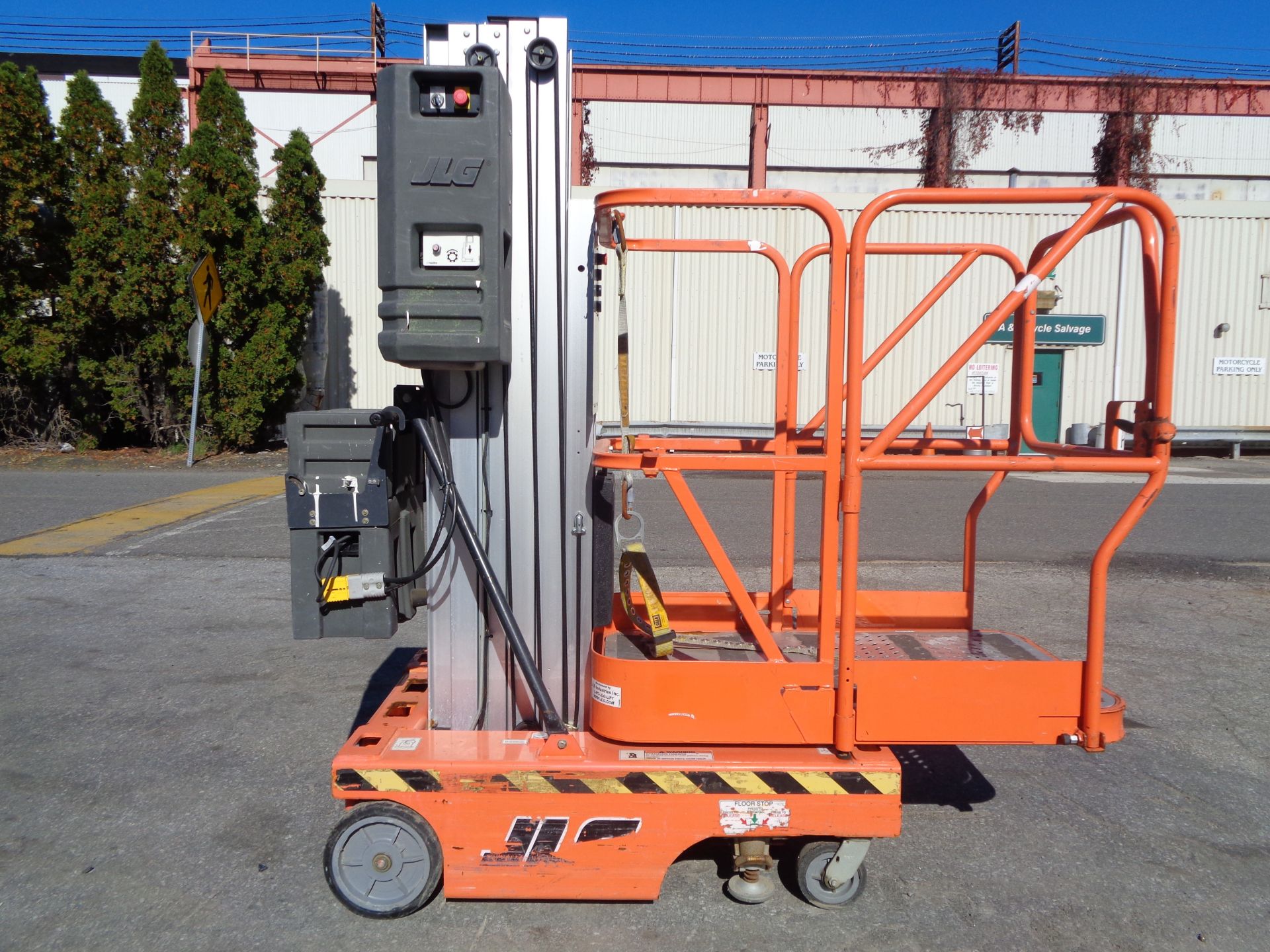 JLG 12SP 500LB -Electric Personal Man Aerial Lift - 12ft Height - Image 23 of 30