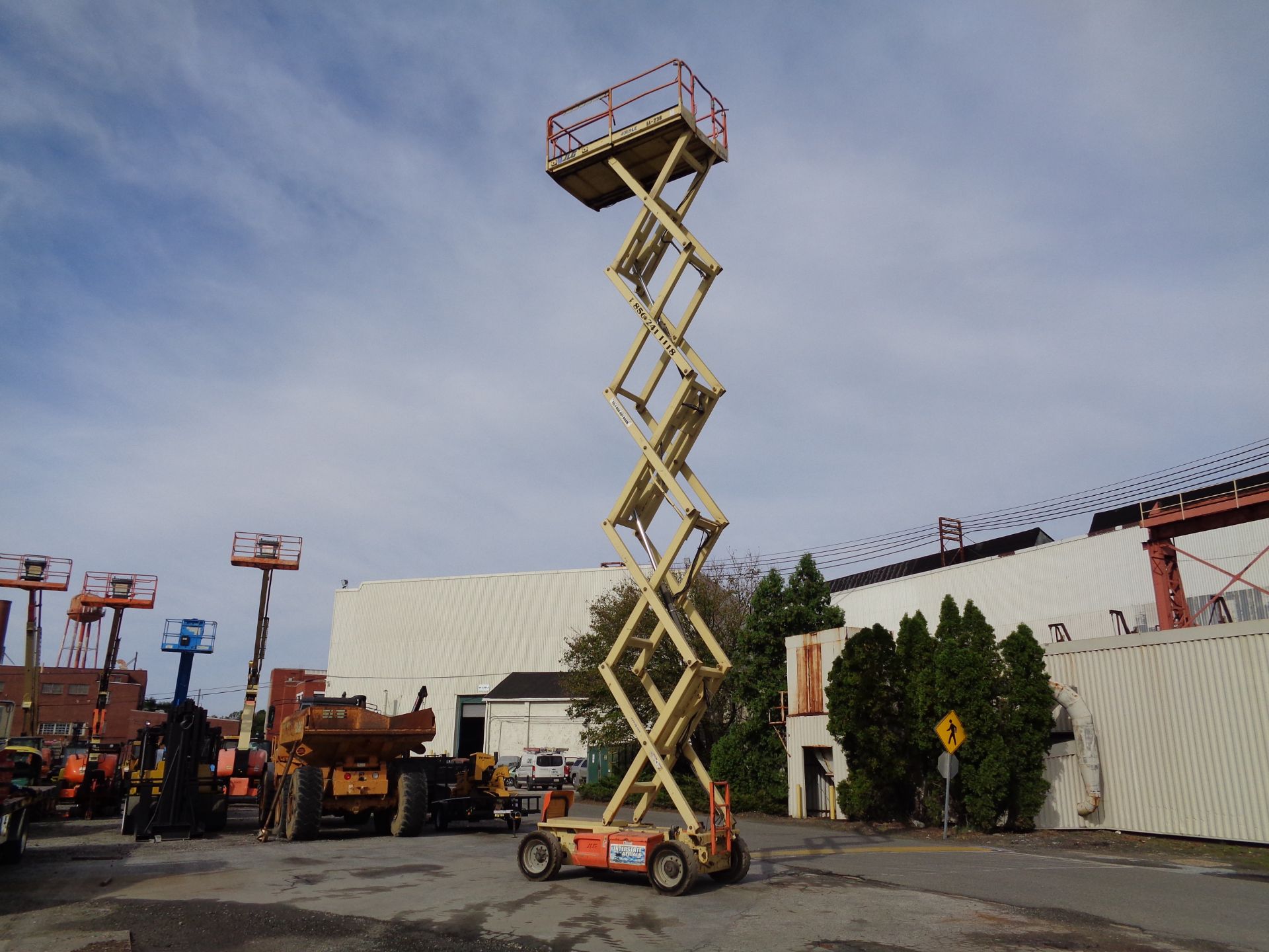 JLG 4069LE- Scissor Boom Man Aerial Lift -Electric - 40 Ft Height - Image 4 of 21