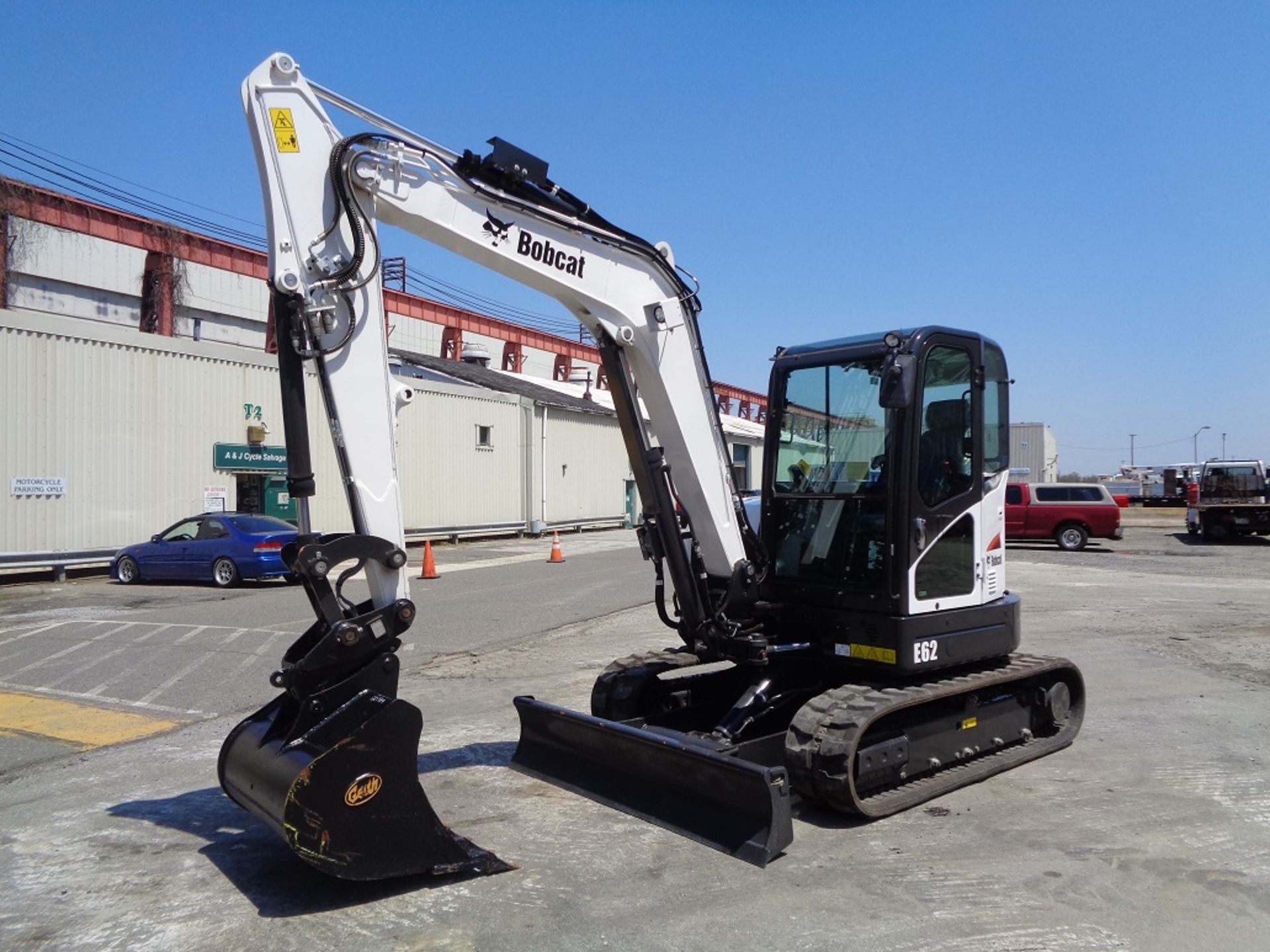 NEW 2017 Bobcat E62 Midi Excavator Loader Cab - AC - Quick Coupler - Dozer Blade - Image 4 of 17