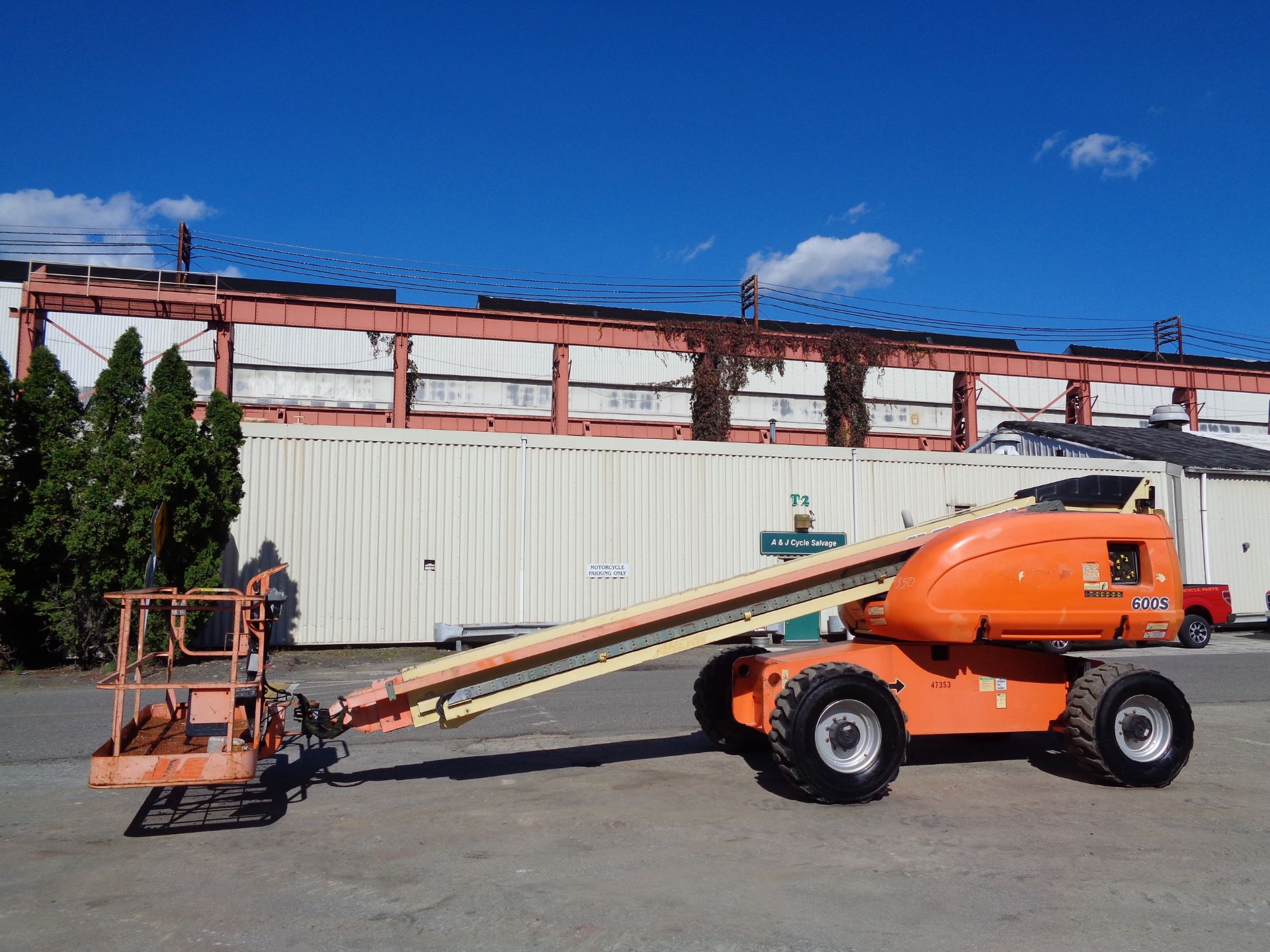 JLG 600S Boom Lift - 4x4 - 60ft Height - Image 2 of 19