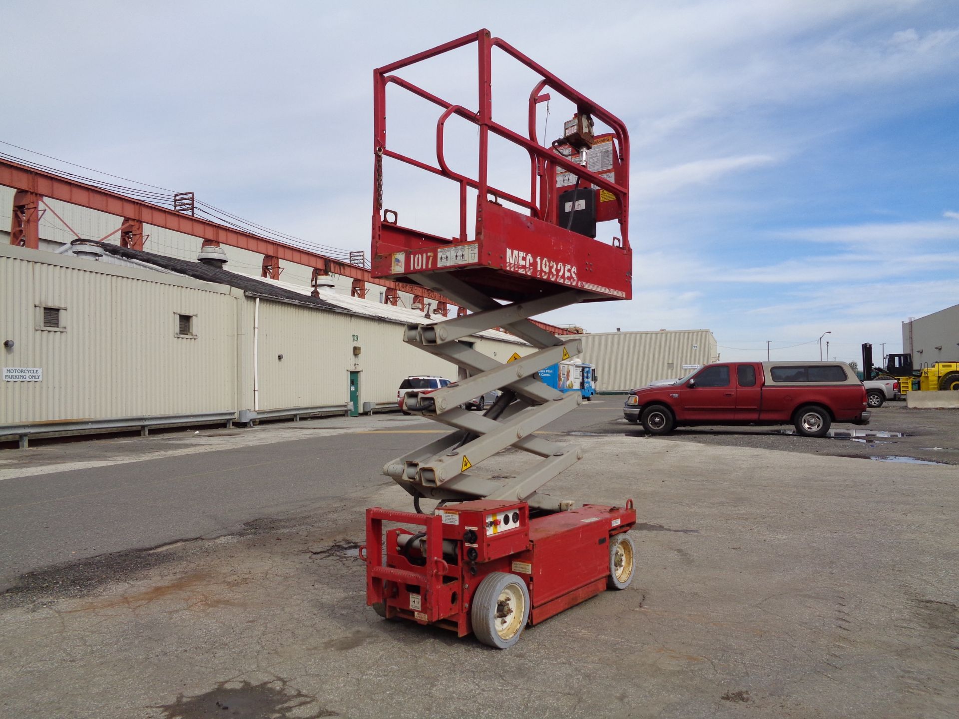 MEC-1932ES-Man Aerial Boom Scissor Lift -19FT Height-Max 500LB - Image 17 of 29