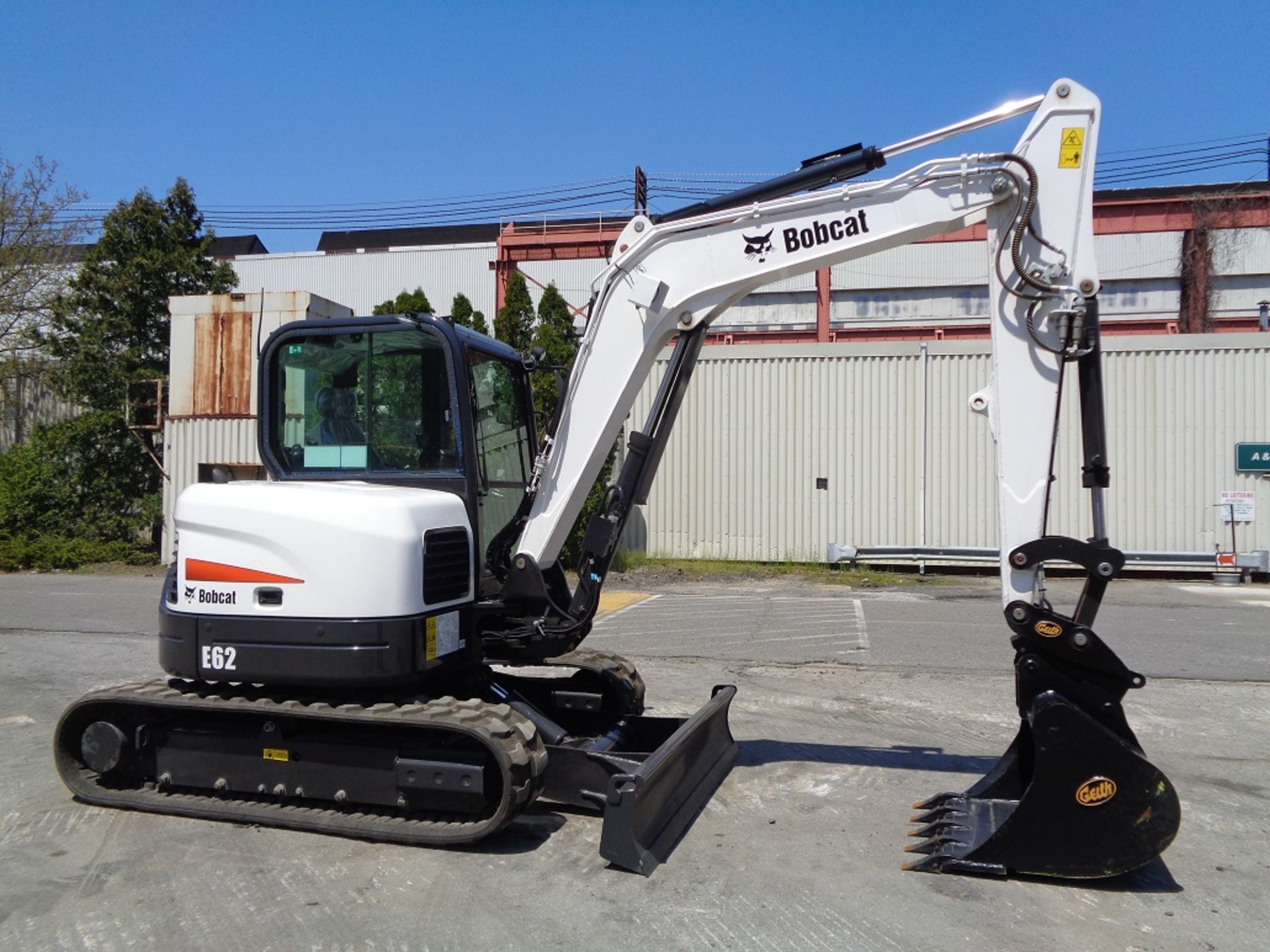 NEW 2017 Bobcat E62 Midi Excavator Loader Cab - AC - Quick Coupler - Dozer Blade - Image 14 of 17