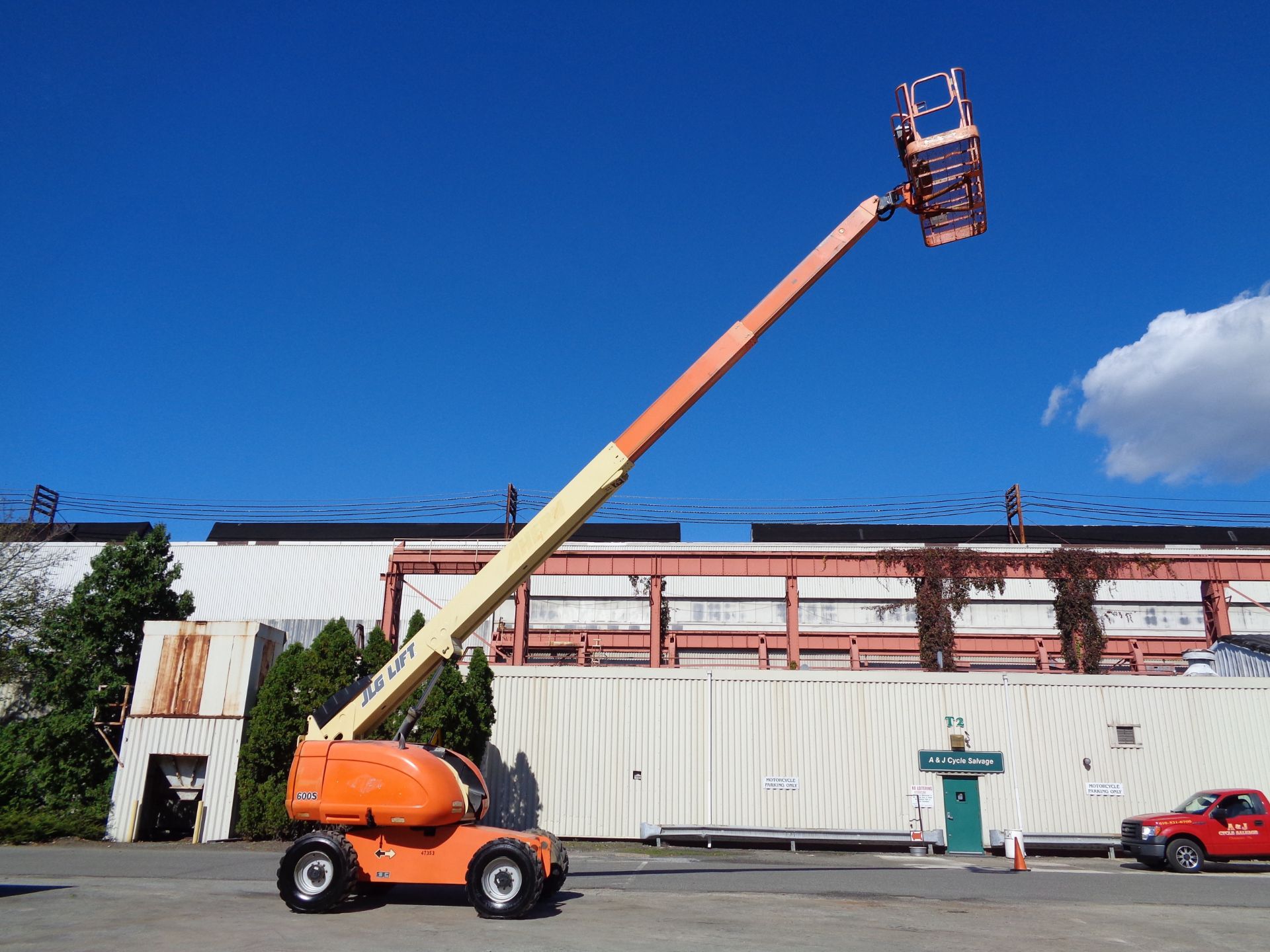 JLG 600S Boom Lift - 4x4 - 60ft Height - Image 5 of 19