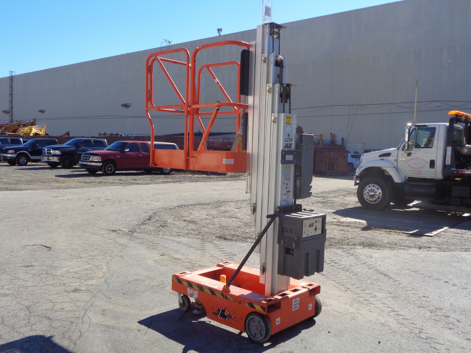 JLG 12SP 500LB -Electric Personal Man Aerial Lift - 12ft Height - Image 17 of 30