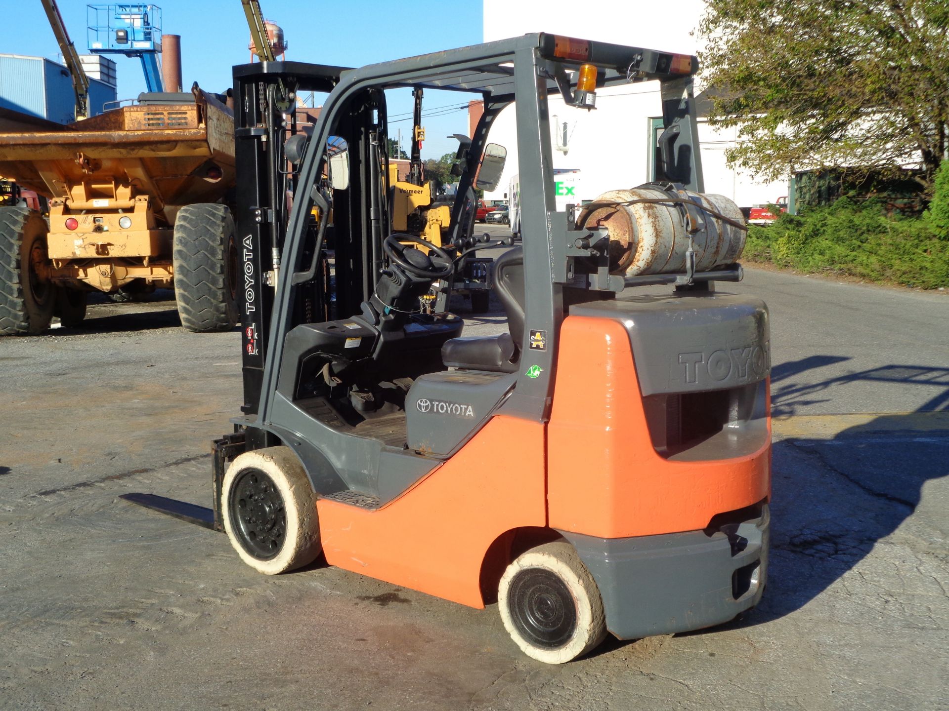 Toyota Forklift 8FGC025 5,000 lbs -Triple Mast - Side Shift - Image 13 of 20