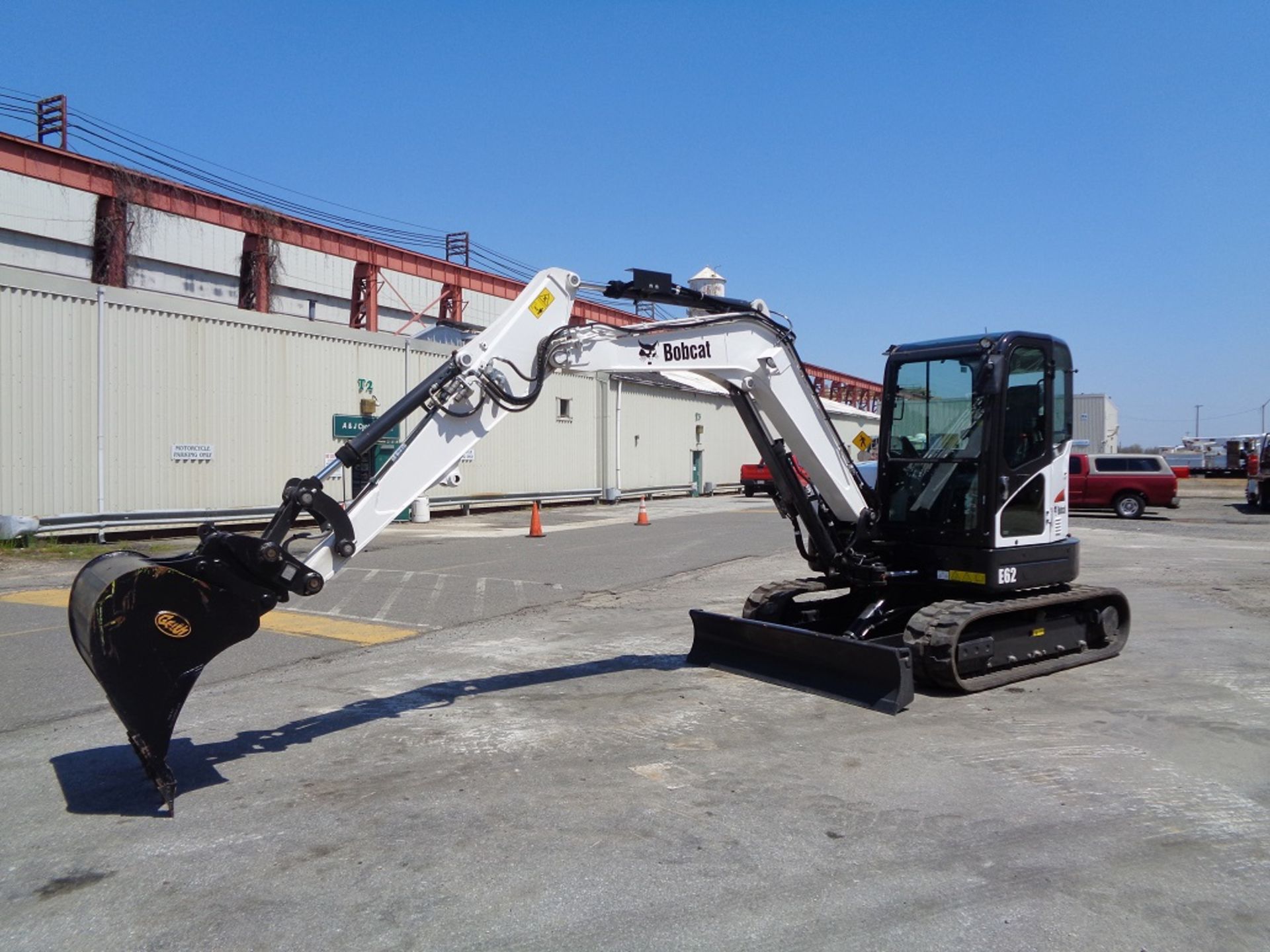 NEW 2017 Bobcat E62 Midi Excavator Loader Cab - AC - Quick Coupler - Dozer Blade - Image 9 of 17