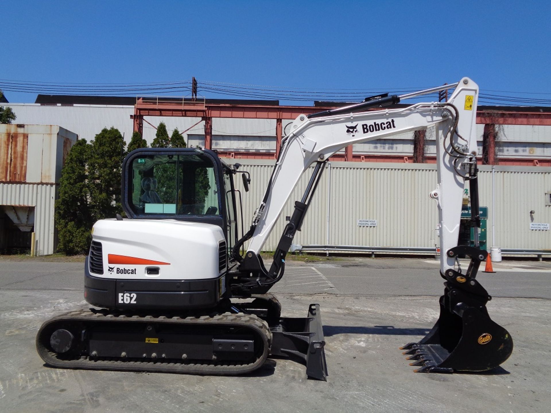 NEW 2017 Bobcat E62 Midi Excavator Loader Cab - AC - Quick Coupler - Dozer Blade - Image 16 of 17