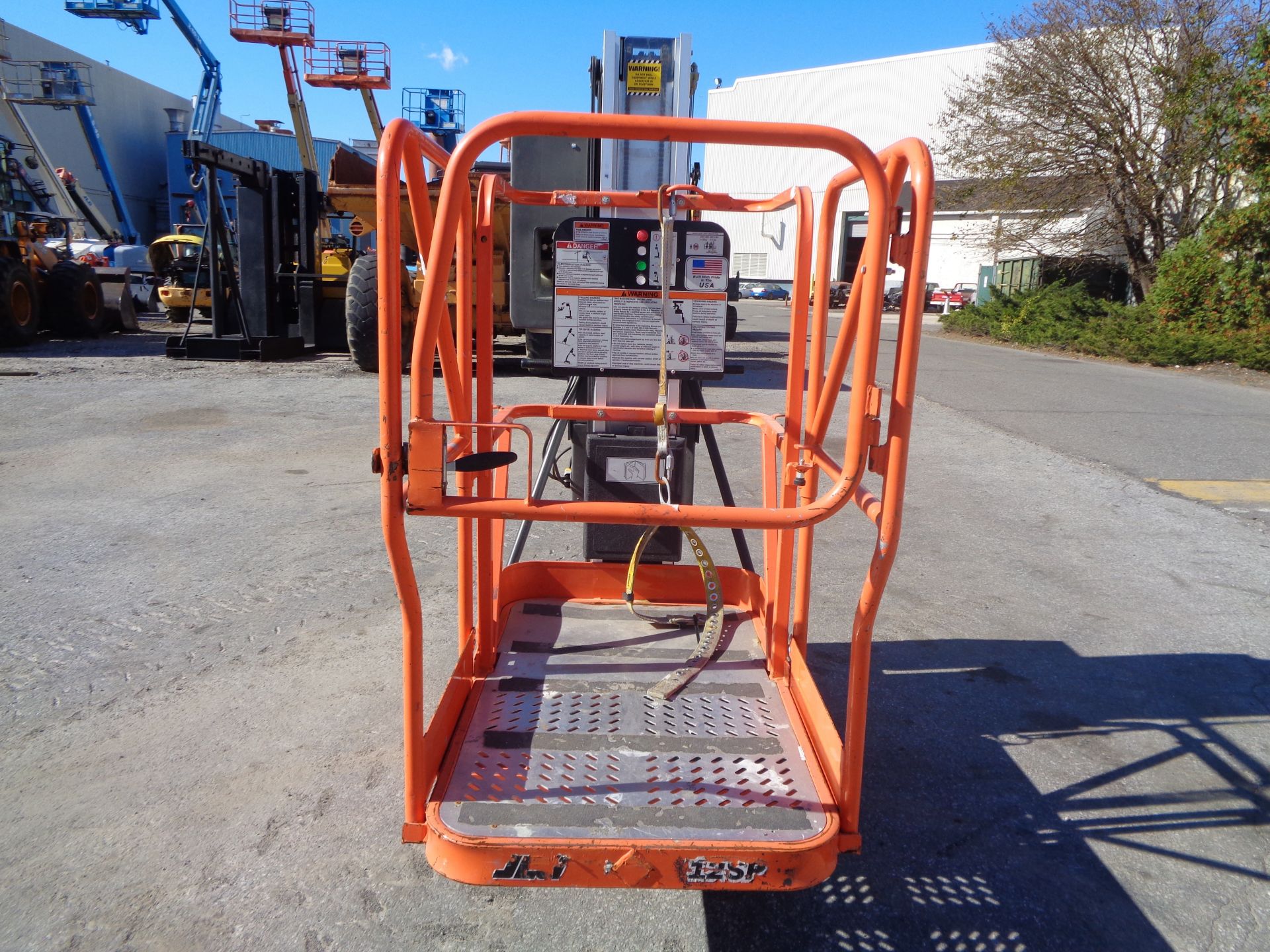 JLG 12SP 500LB -Electric Personal Man Aerial Lift - 12ft Height - Image 25 of 30