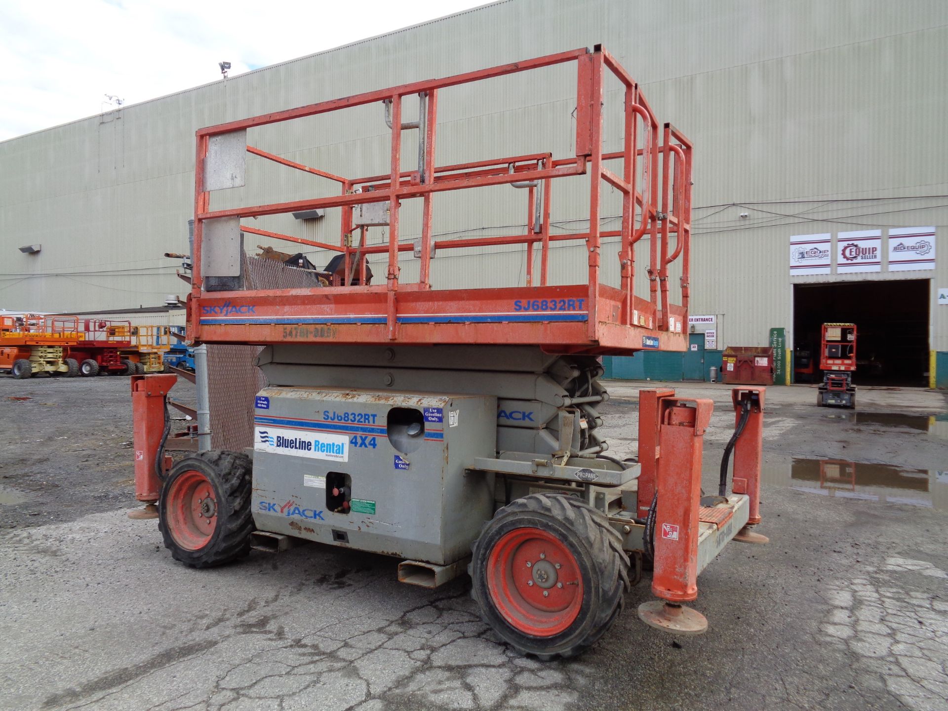 2011 Skyjack SJ 6832RT 4x4 Scissor Lift - 32Ft Height - Image 3 of 6