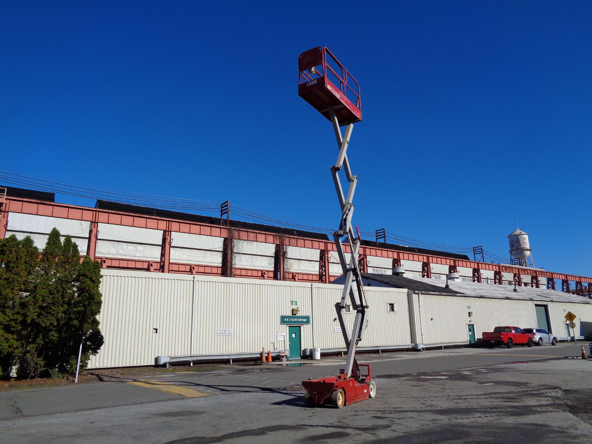 MEC 2633ES Electric Scissor Lift - Image 2 of 28