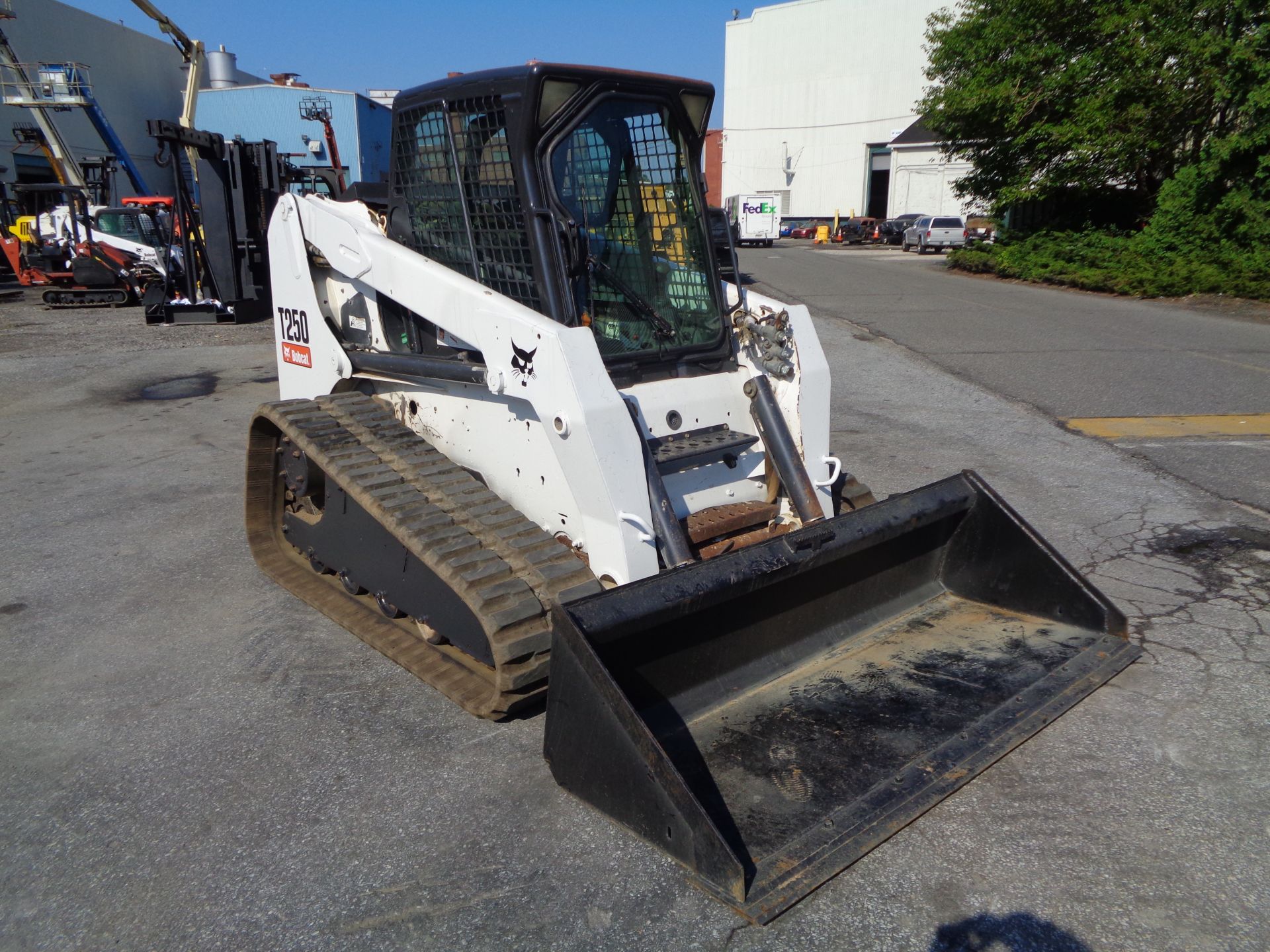 Bobcat T250 Track Skid Steer - Enclosed Cab - Image 8 of 12