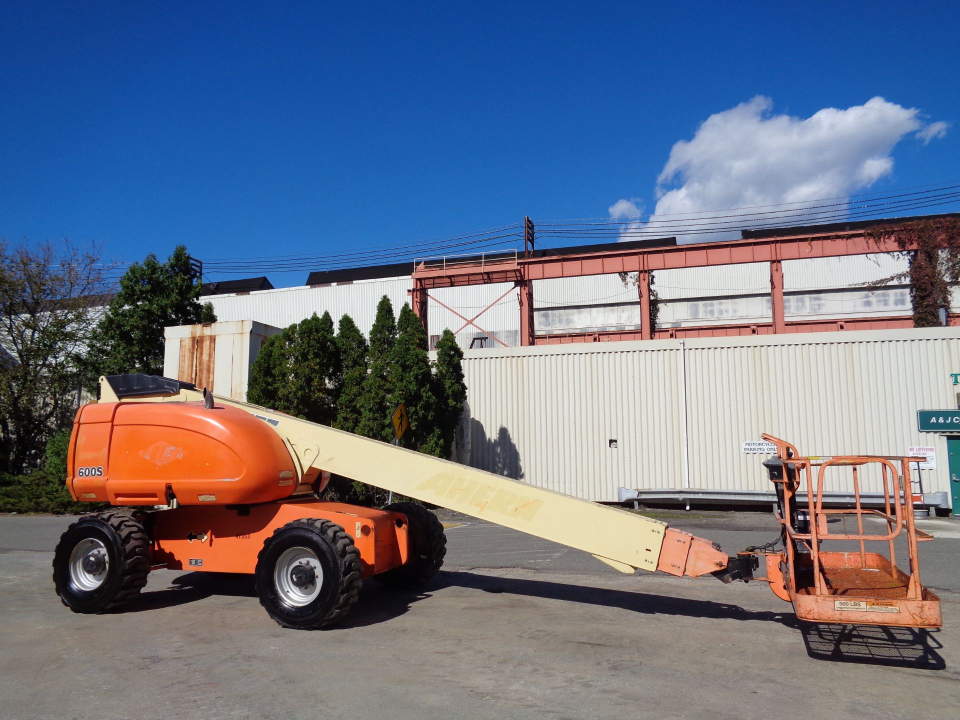 JLG 600S Boom Lift - 4x4 - 60ft Height - Image 13 of 19