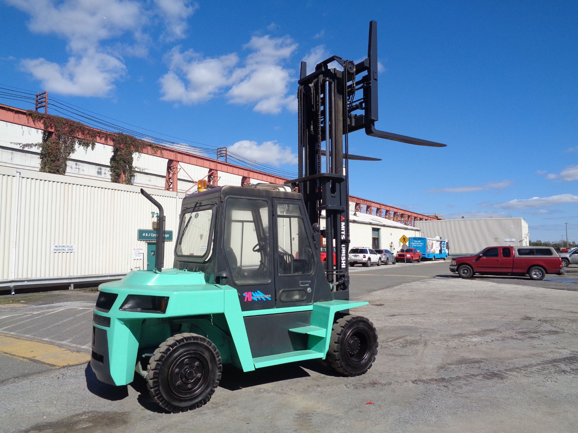 Mitsubishi -FD70 Forklift 15,000 lbs - Diesel - Fork Positioners- Side Shift - Image 2 of 17