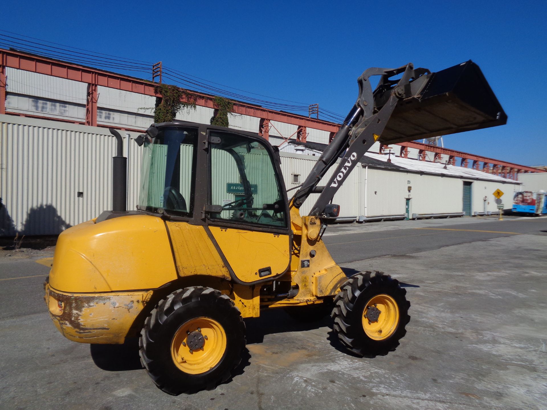 Volvo L25B-P Wheel Loader - 4x4 - Diesel - Image 4 of 12