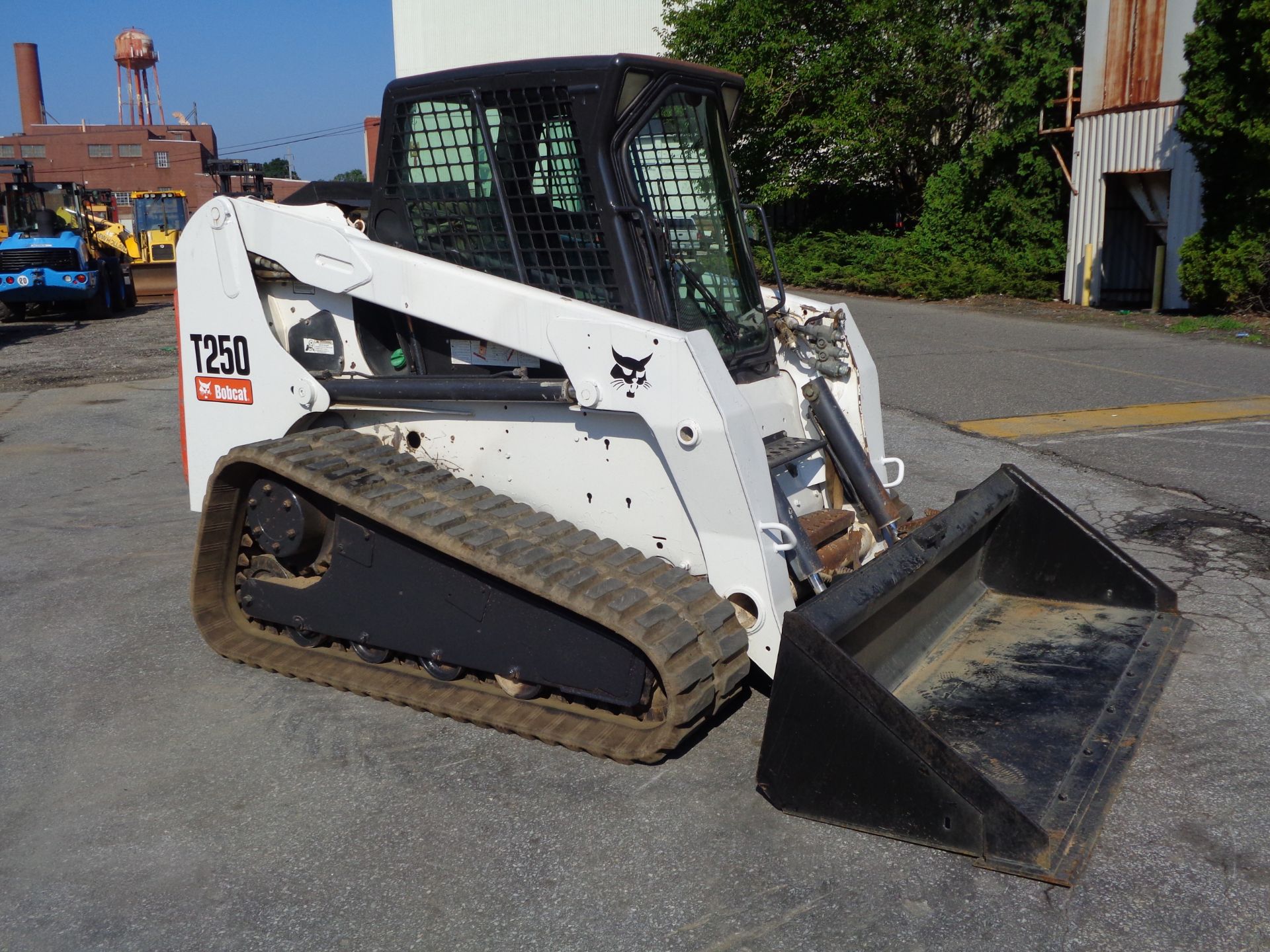 Bobcat T250 Track Skid Steer - Enclosed Cab - Image 7 of 12