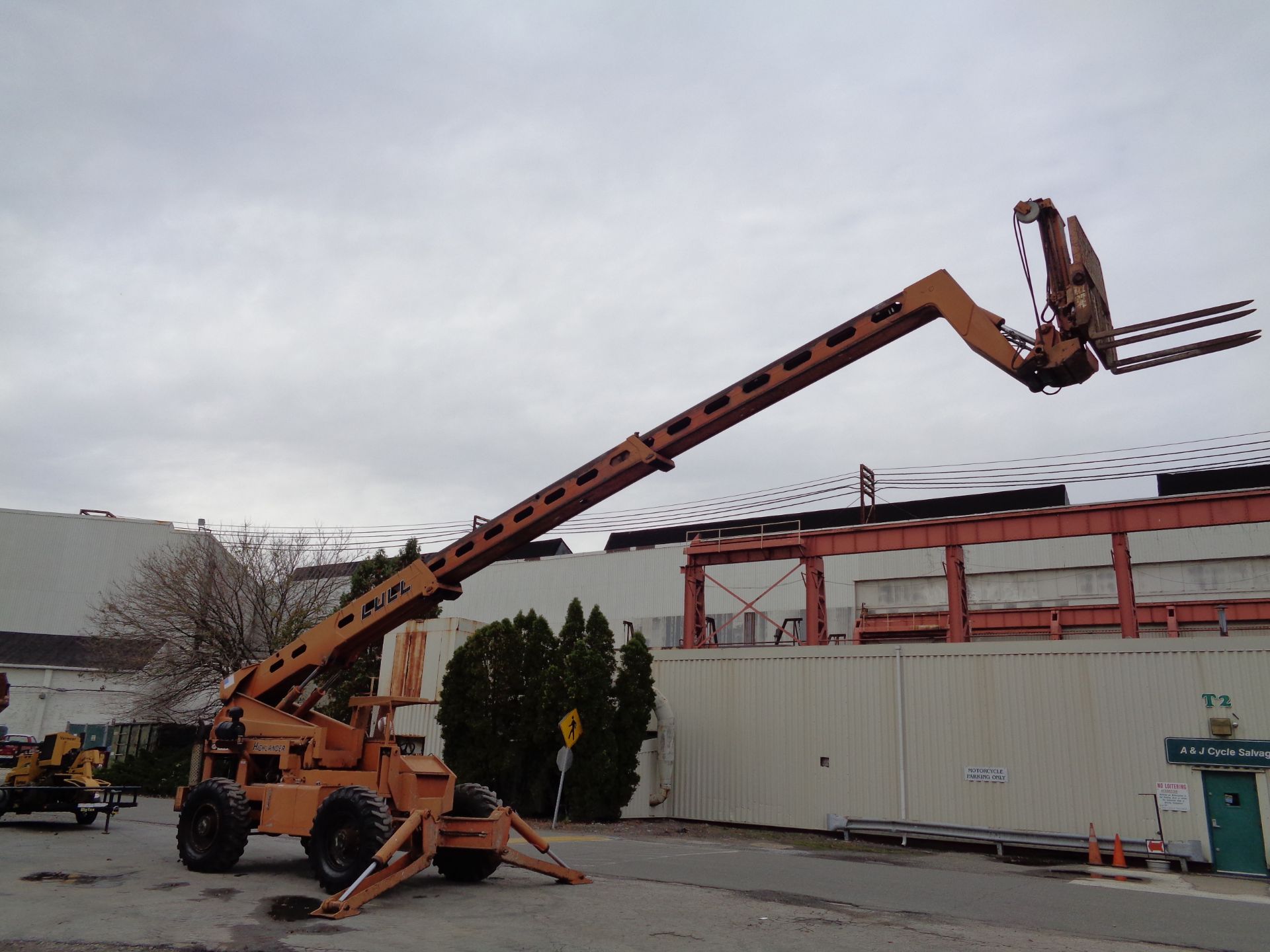 Highlander Lull 1044B Telescopic Forklift - 10,000 lbs - Image 12 of 33