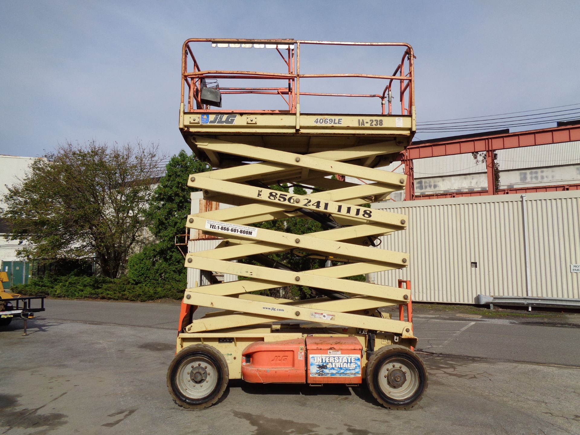 JLG 4069LE- Scissor Boom Man Aerial Lift -Electric - 40 Ft Height