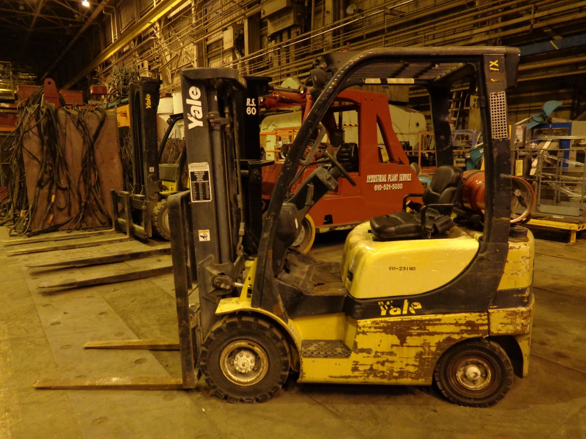 2006 YALE GLP040SVXNUSE080 FORKLIFT 4,000 lbs - Triple Mast - Image 11 of 17