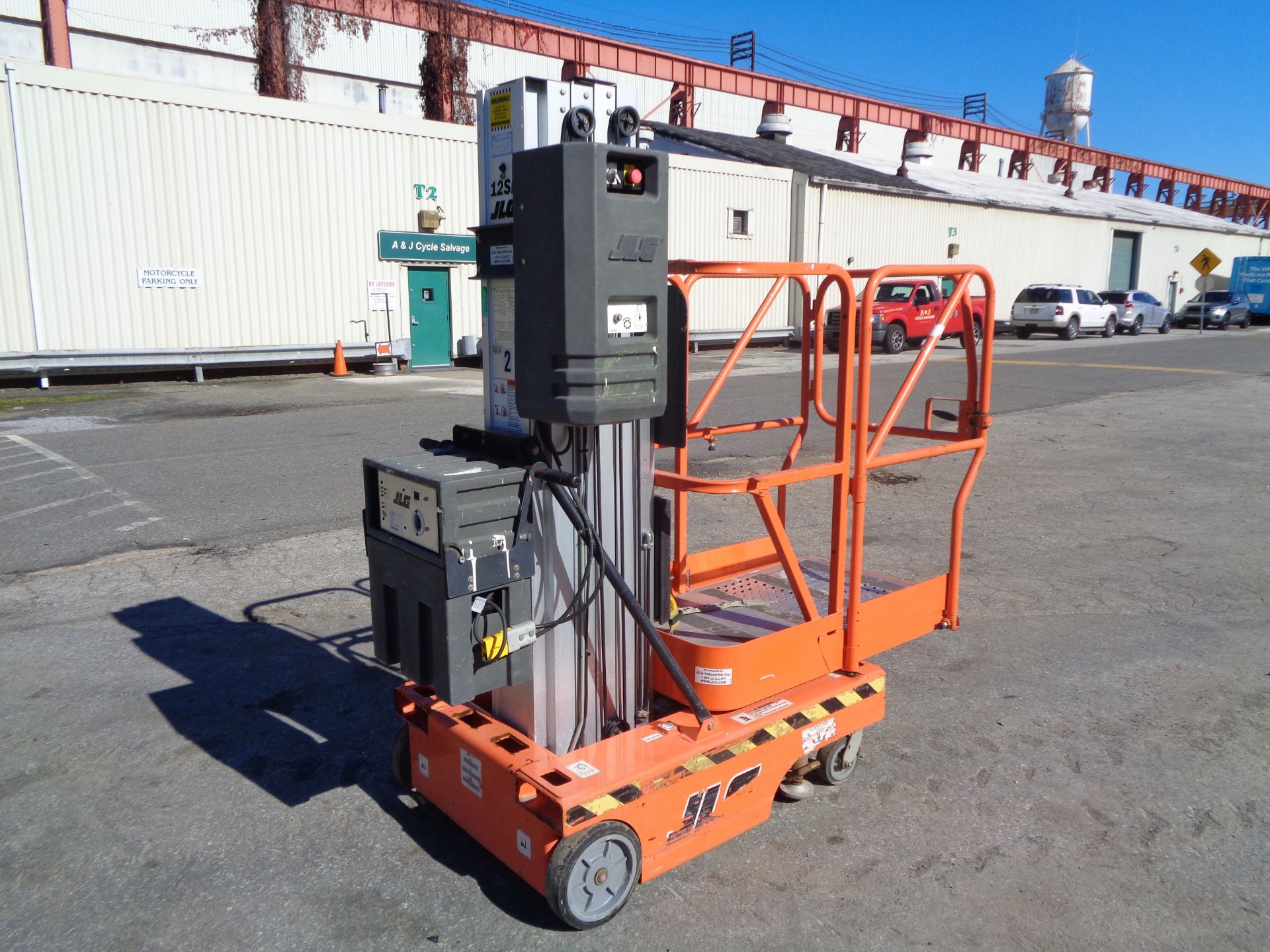 JLG 12SP 500LB -Electric Personal Man Aerial Lift - 12ft Height - Image 30 of 30