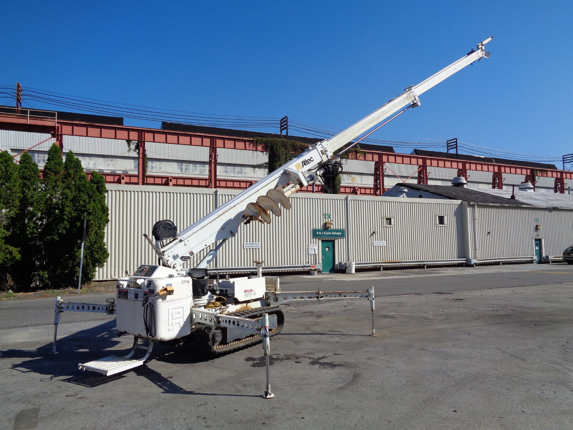 2010 Altec DB35 Back Yard Digger Derrick - Image 8 of 12