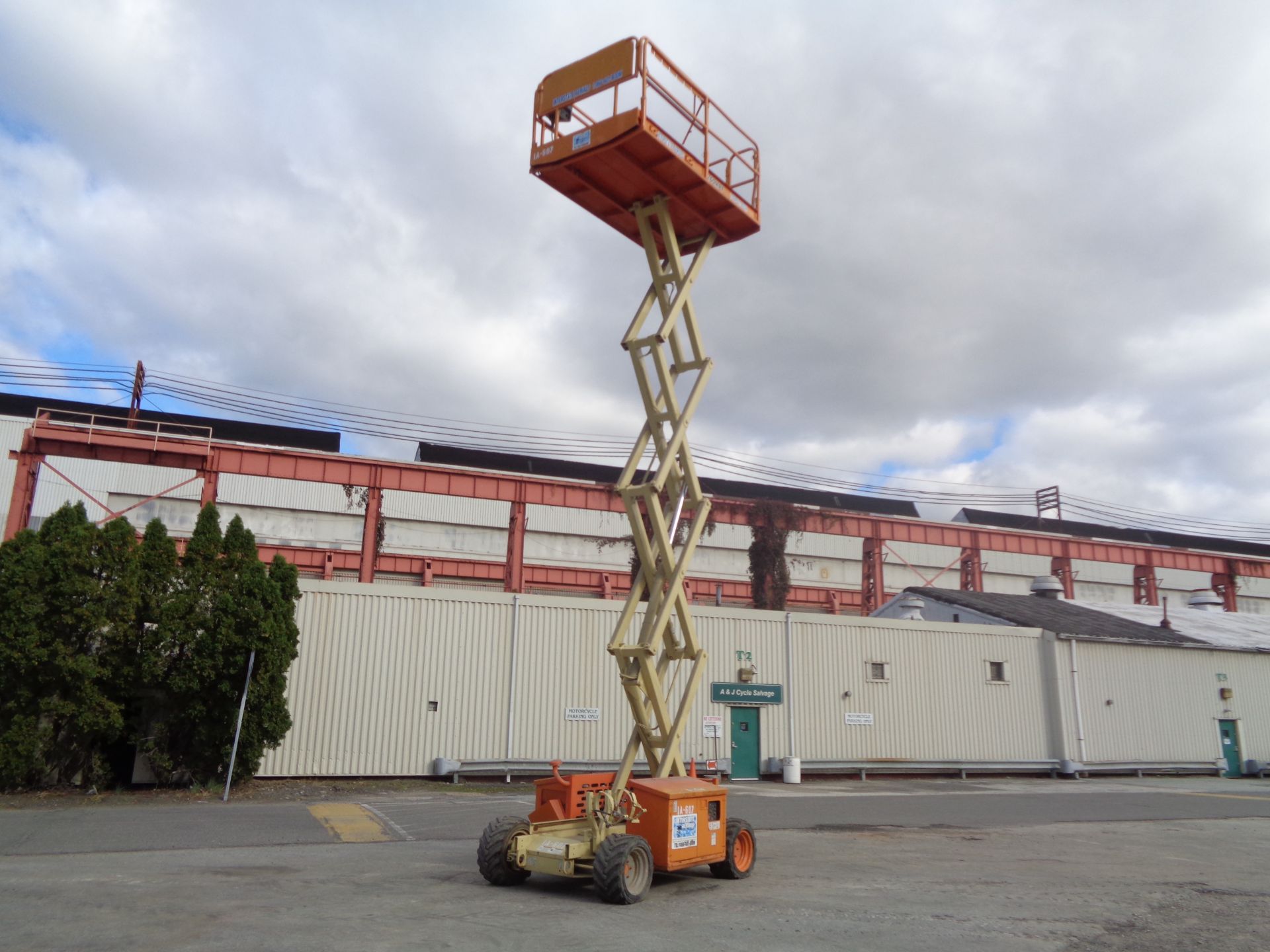 JLG 260MRT Rough Terrain Scissor Lift - 4x4 - 26FT Height - Image 2 of 28