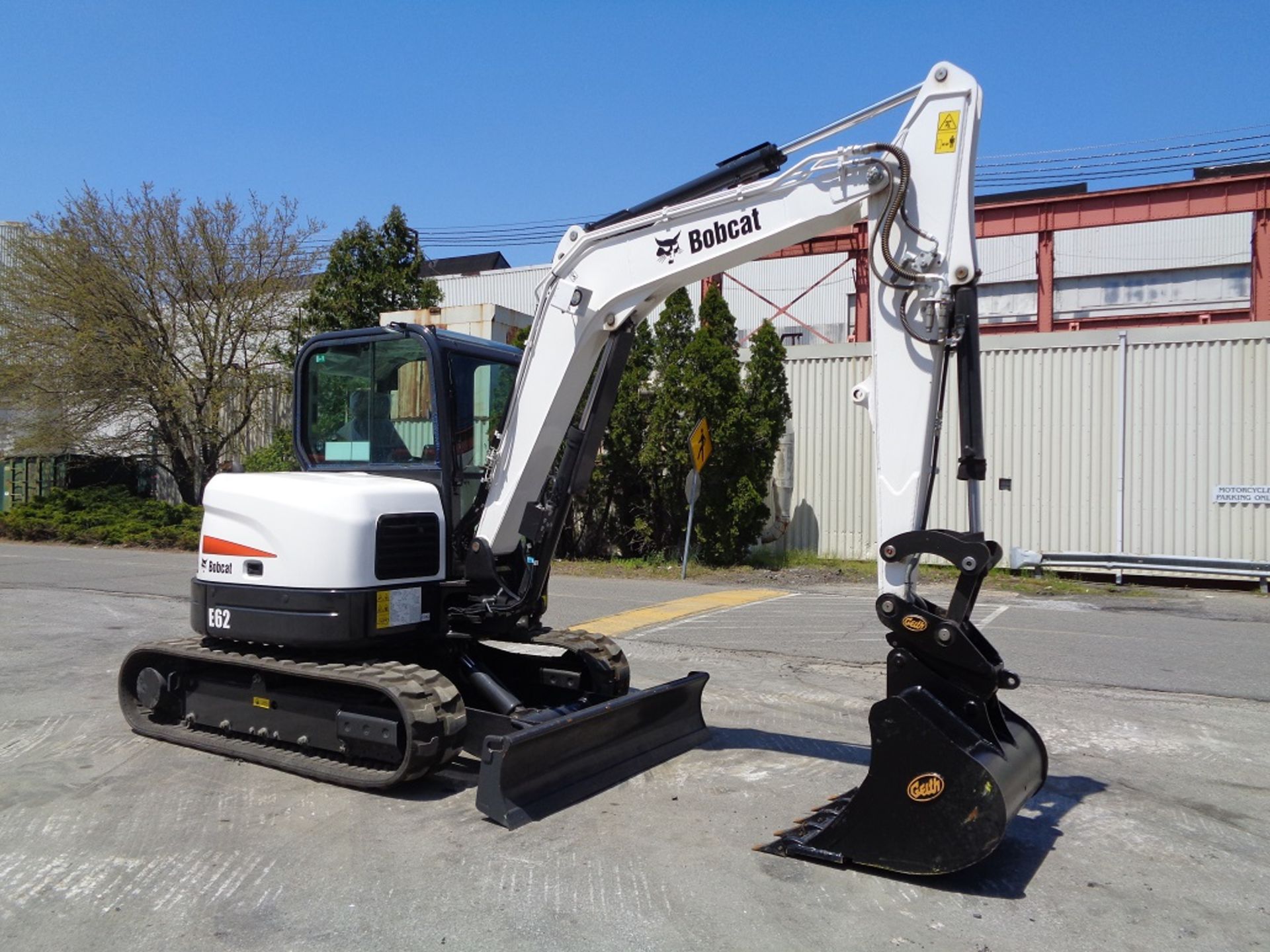 NEW 2017 Bobcat E62 Midi Excavator Loader Cab - AC - Quick Coupler - Dozer Blade - Image 12 of 17