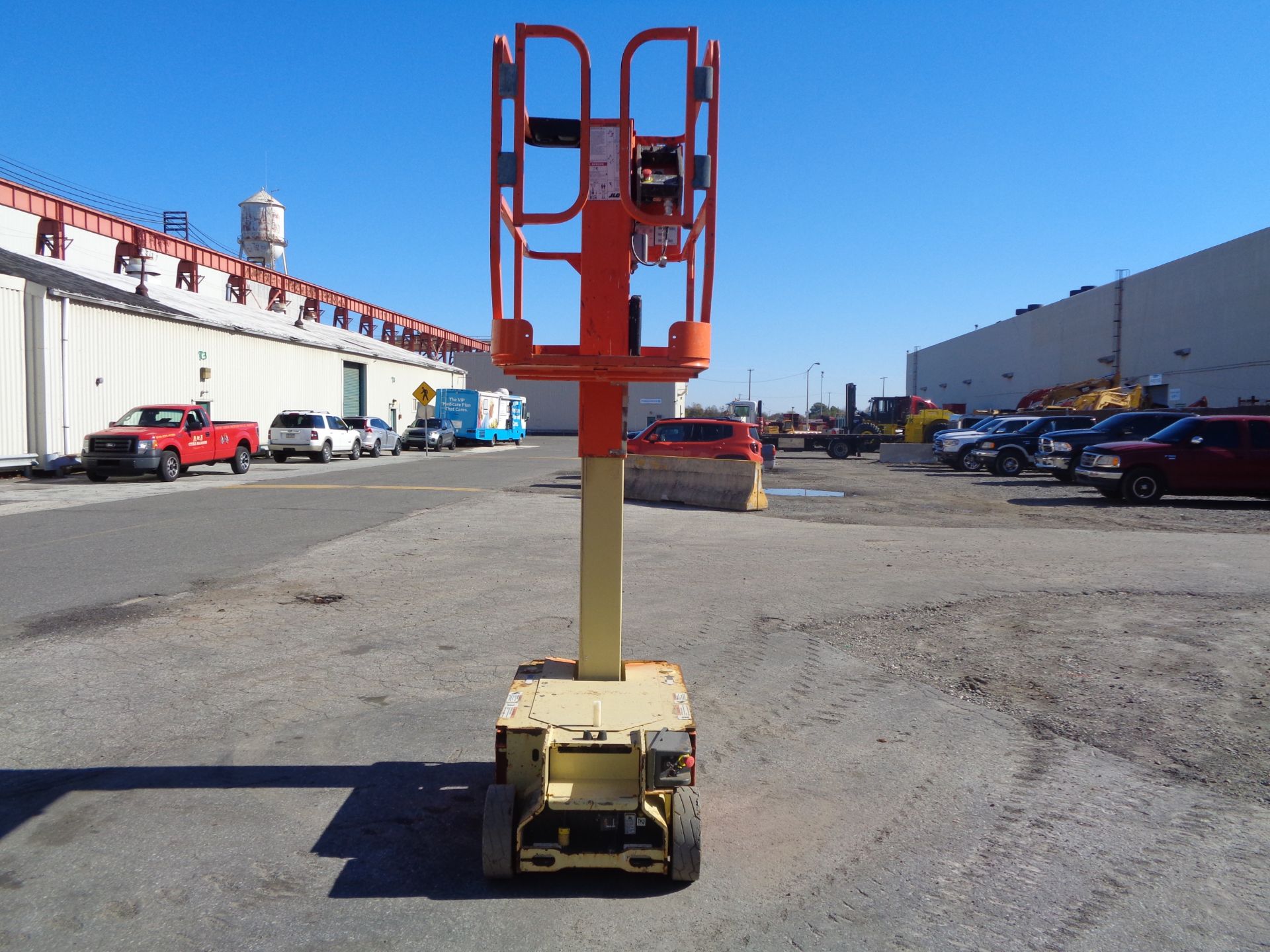 JLG 1230ES 500LB -Electric Personal Boom Scissor Man Aerial Lift - 12ft Height - Image 25 of 29