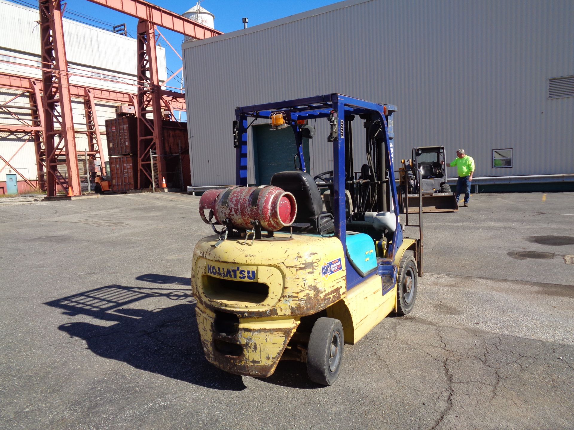 KOMATSU FG25T-12 5,000 lbs Forklift - Triple Mast - Side Shift - Image 5 of 21