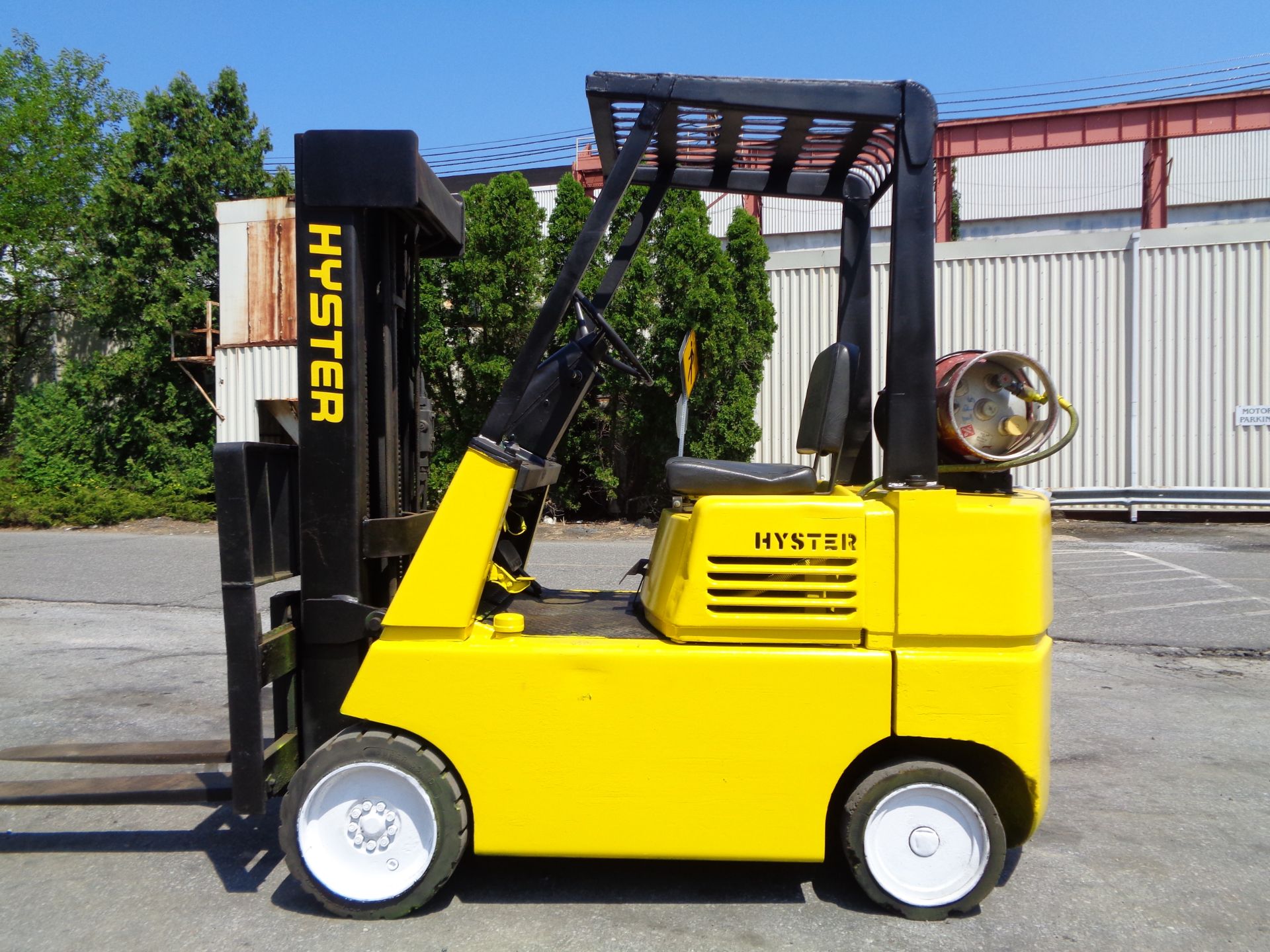 Hyster 5,000 lb Forklift