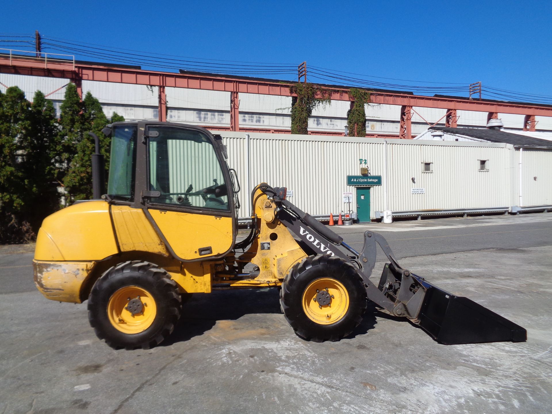 Volvo L25B-P Wheel Loader - 4x4 - Diesel - Image 9 of 12