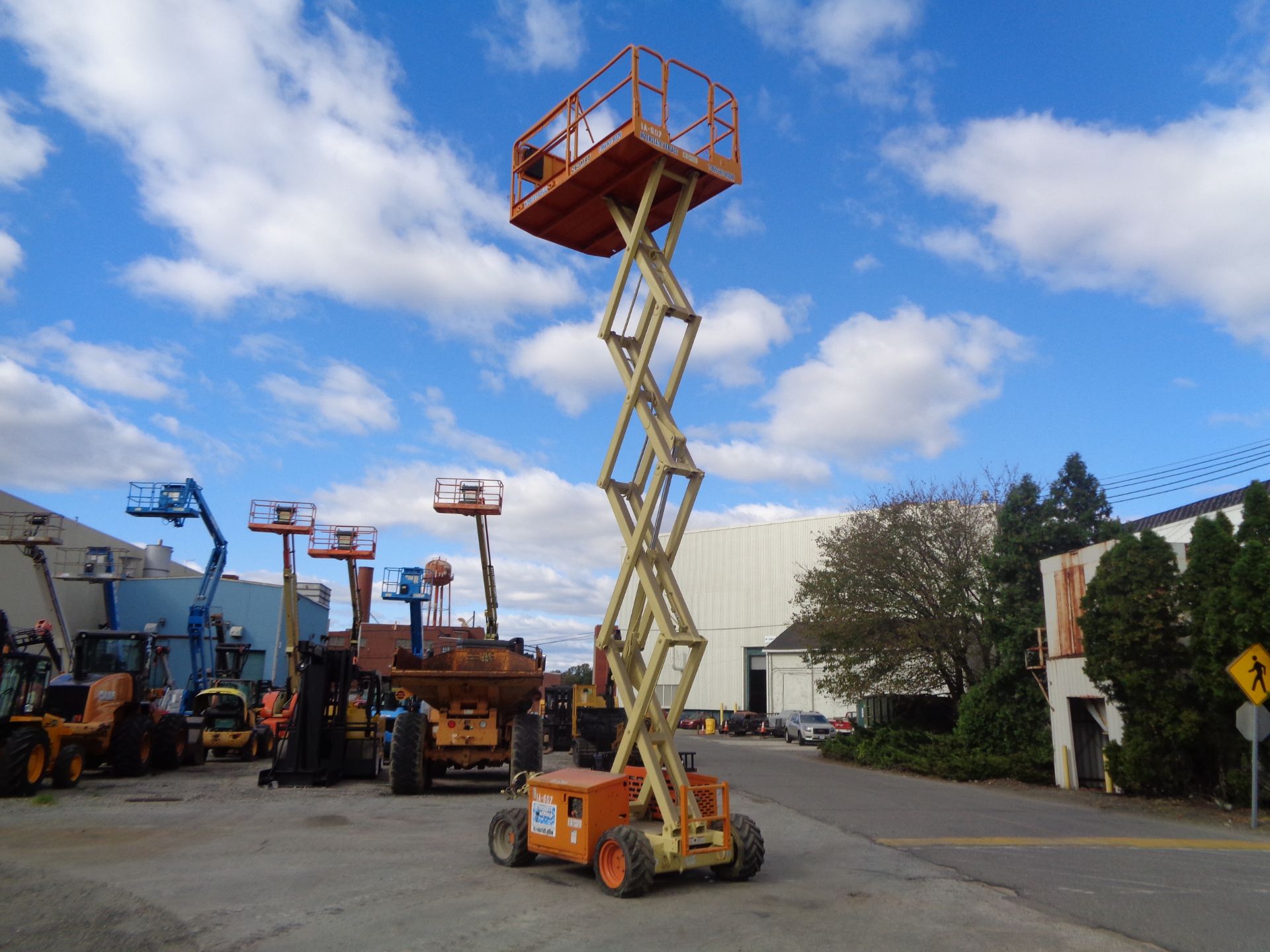 JLG 260MRT Rough Terrain Scissor Lift - 4x4 - 26FT Height - Image 7 of 28