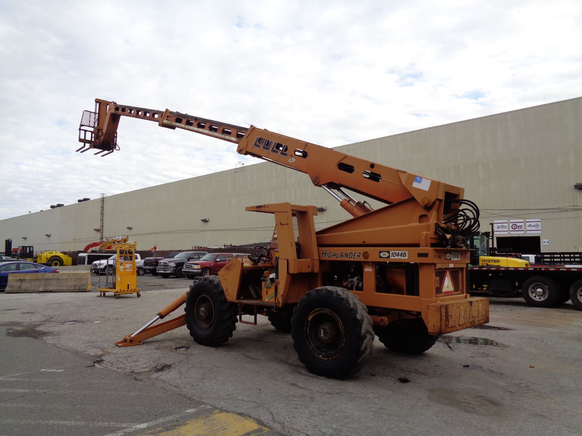 Highlander Lull 1044B Telescopic Forklift - 10,000 lbs - Image 5 of 33