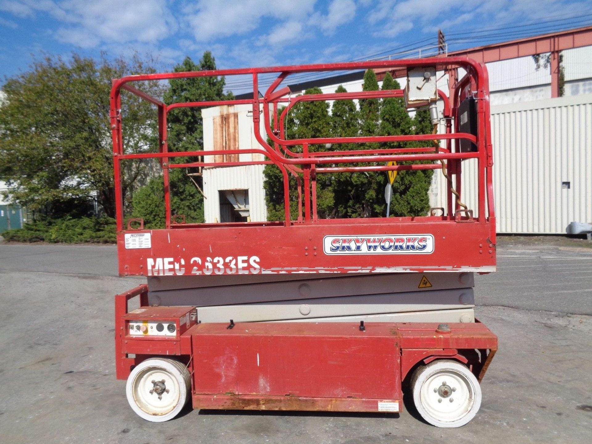 2008 MEC 2633ES Electric 26ft Scissor Lift - Man - Aerial - Boom Lift - Image 2 of 9