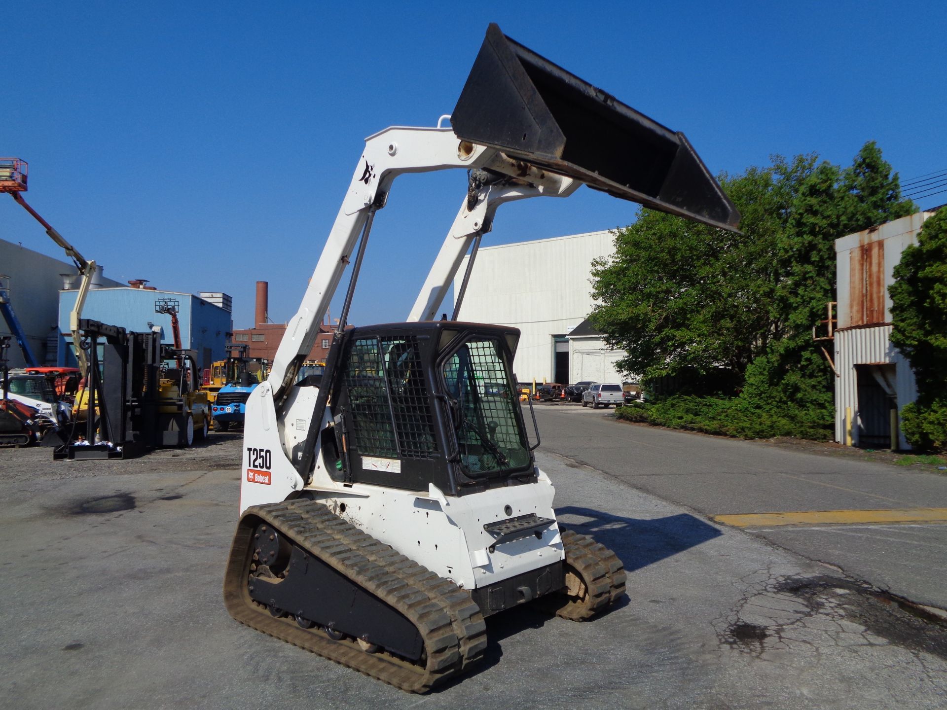 Bobcat T250 Track Skid Steer - Enclosed Cab - Image 5 of 12