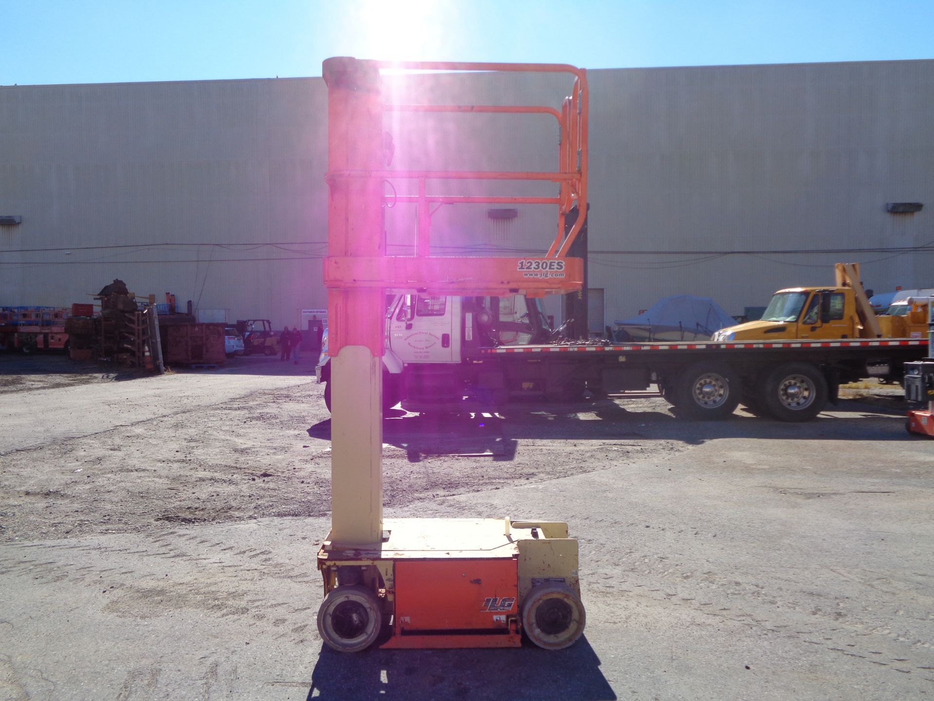 JLG 1230ES 500LB -Electric Personal Boom Scissor Man Aerial Lift - 12ft Height - Image 24 of 29