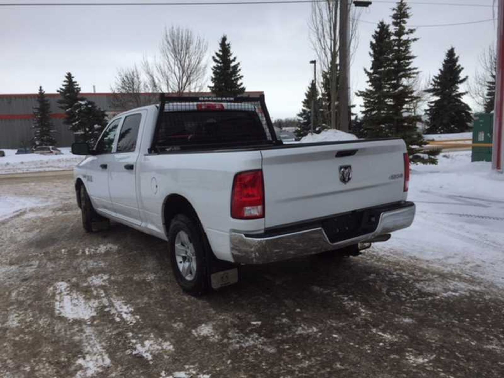 2017 DODGE RAM 1500, 4X4 CREW CAB, 5.7 HEMI, 22,836KM S/N 1C6RR7ST9HS740747 - Bild 2 aus 4