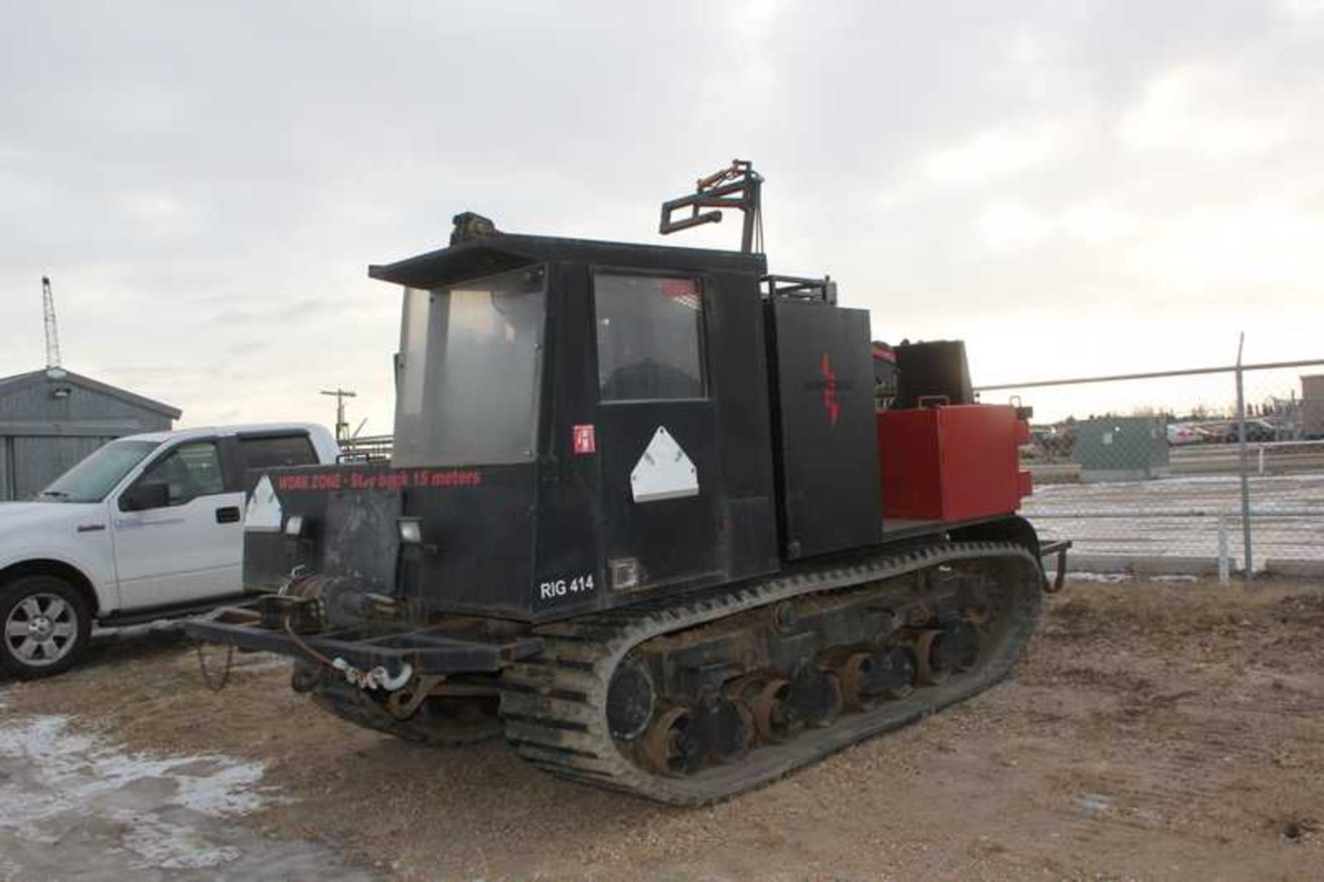 800 MOROOKA TRACKED CARRIER W/ SHOPBUILT SEISMIC DRILL, N.V.S.N DRIVE FROM CAB OR REAR - Bild 2 aus 2