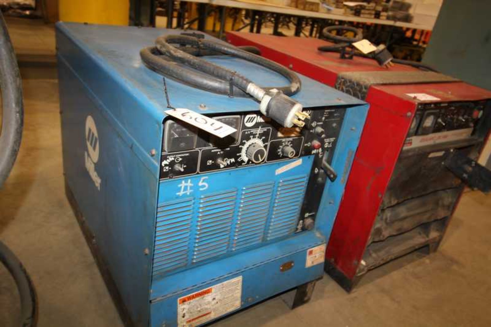 MILLER DIMENSION 400 WELDER