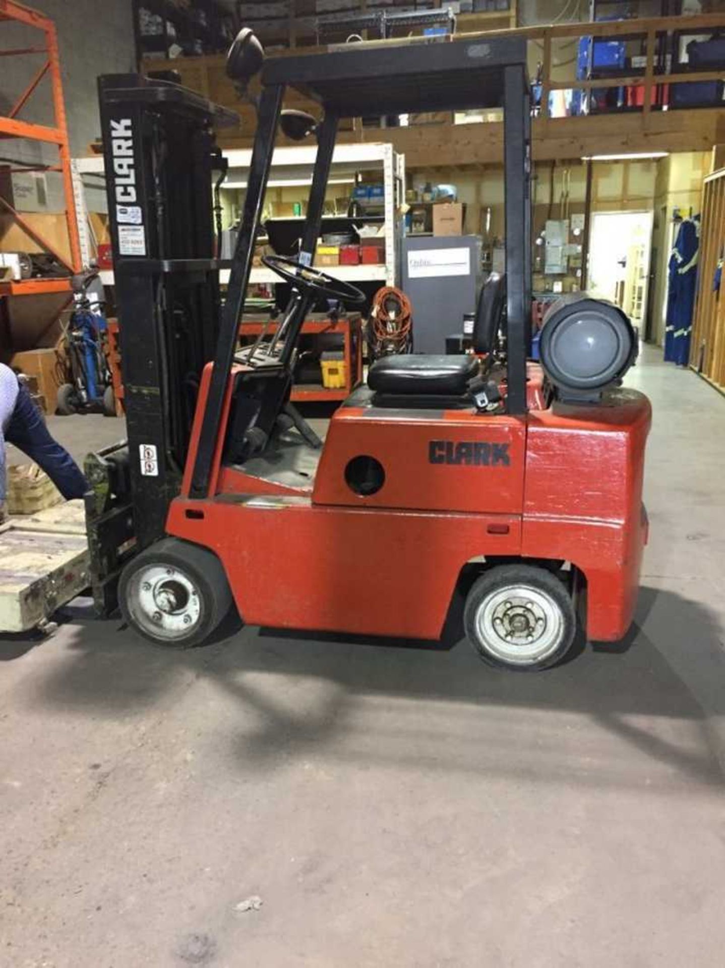 CLARK G500-45 4000# LPG FORKLIFT, 188IN MAST S/N 355-71-1240