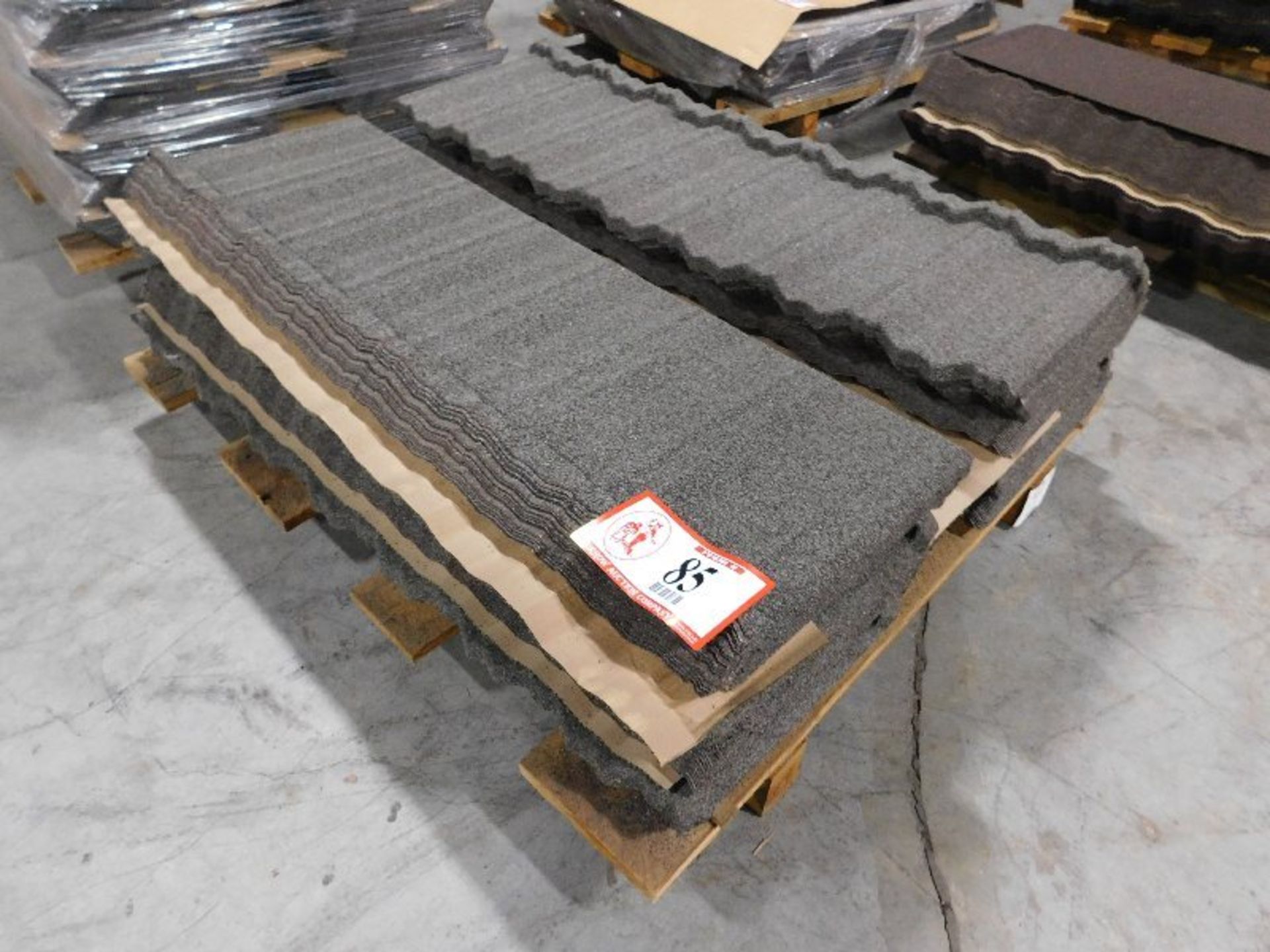 Contents Pallet, Approx. 9-Square Metal Shingles in Weather Wood Color