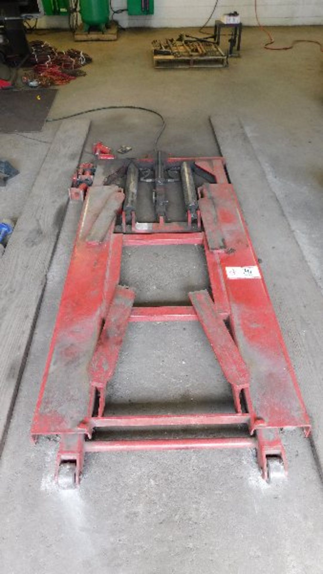 Challenger Mdl MR6, Hydraulic Floor Lift 6,000LB capacity Dual Cylinder