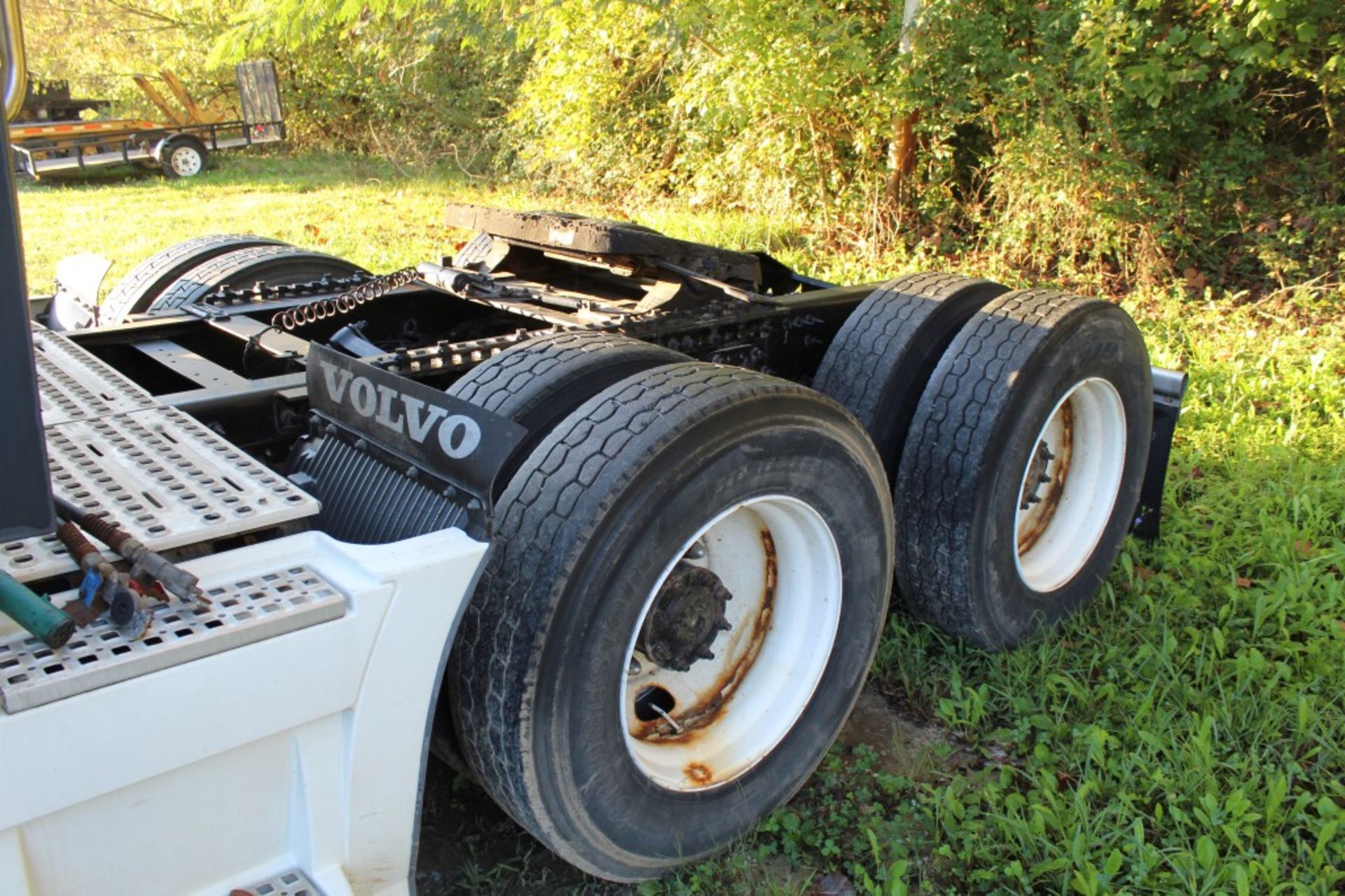 2012 Volvo Road Tractor, VNL640T-860 DS, Auto Shift, Volvo Engine, Odometer 821,634 - Image 3 of 12