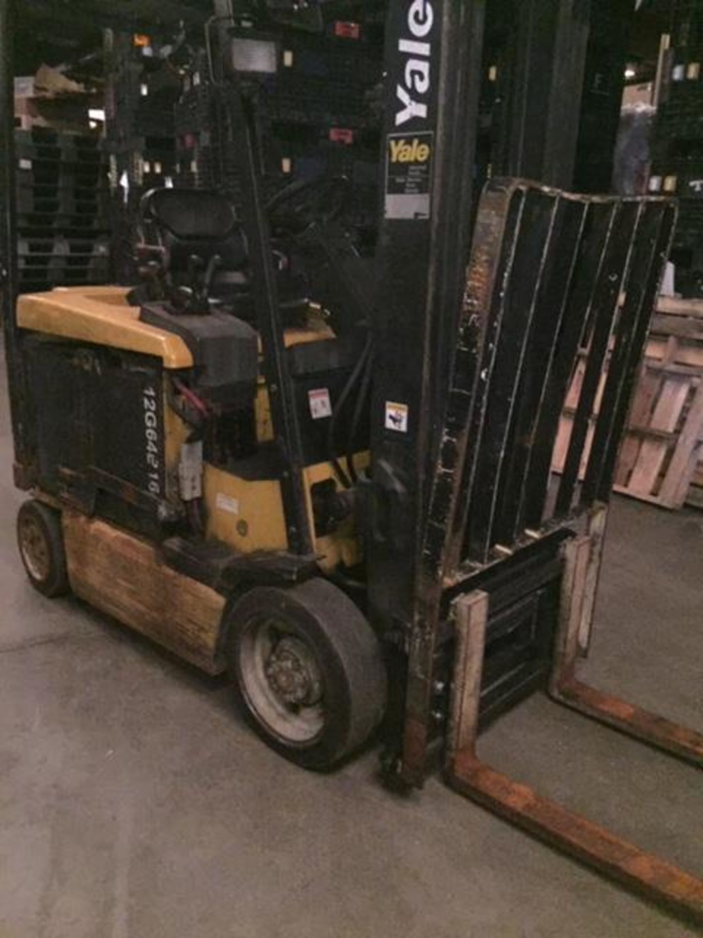 Yale Forklift,Electric, 4000LB, 36 Volt, 3 Stage Mast w/ Side Shift, Solid Tries, No Charger