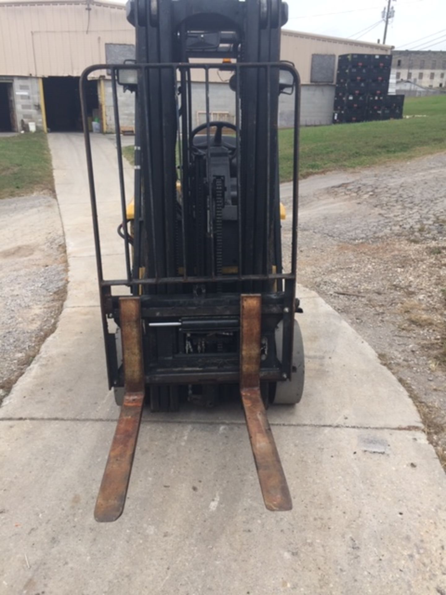 Yale Forklift,Electric, 4000LB, 36 Volt, 3 Stage Mast w/ Side Shift, Solid Tries, No Charger - Image 3 of 3