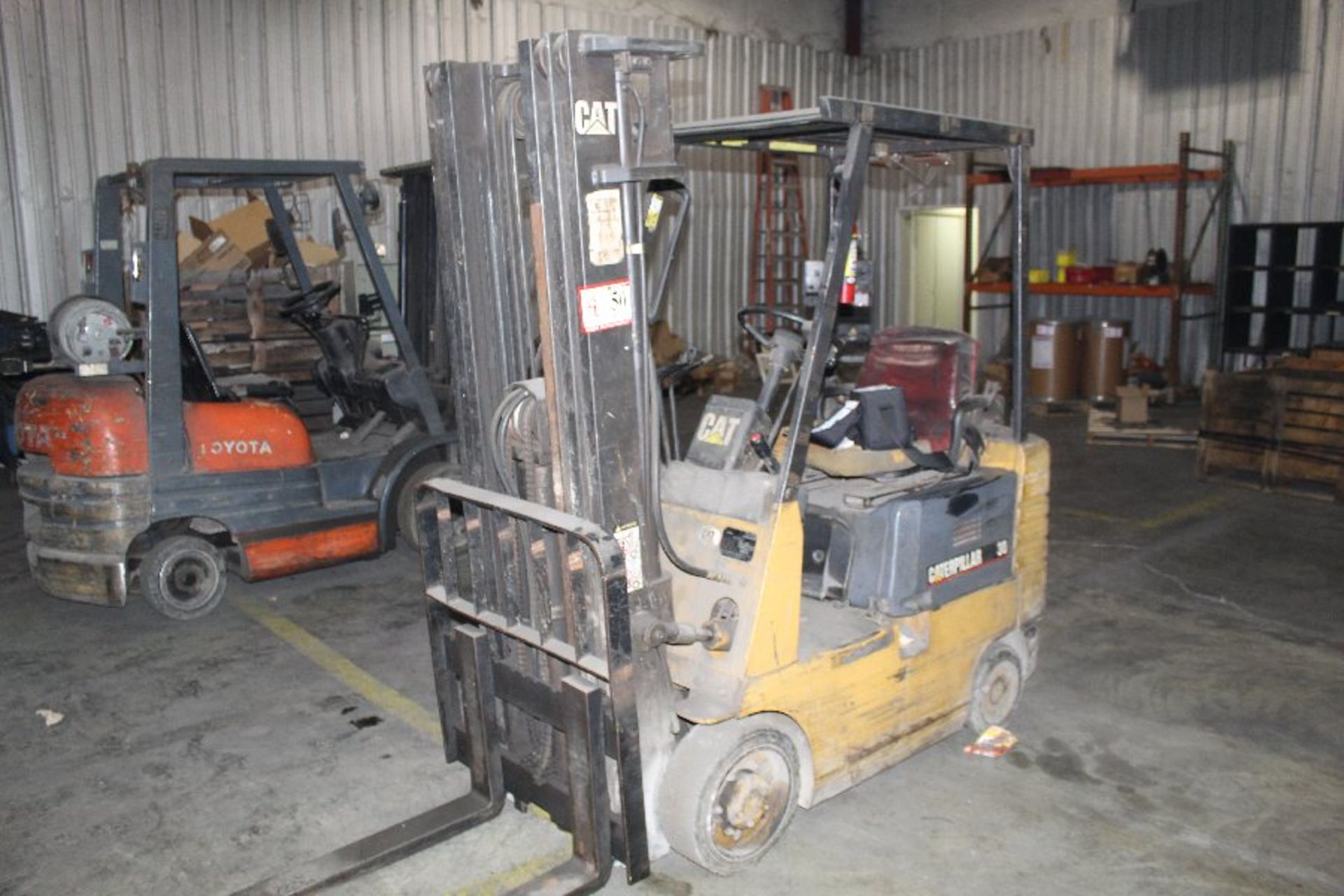 Cat Forklift GC15 2700LB, 130" Lift, solid tire, LP gas (needs rear spindle bearing)