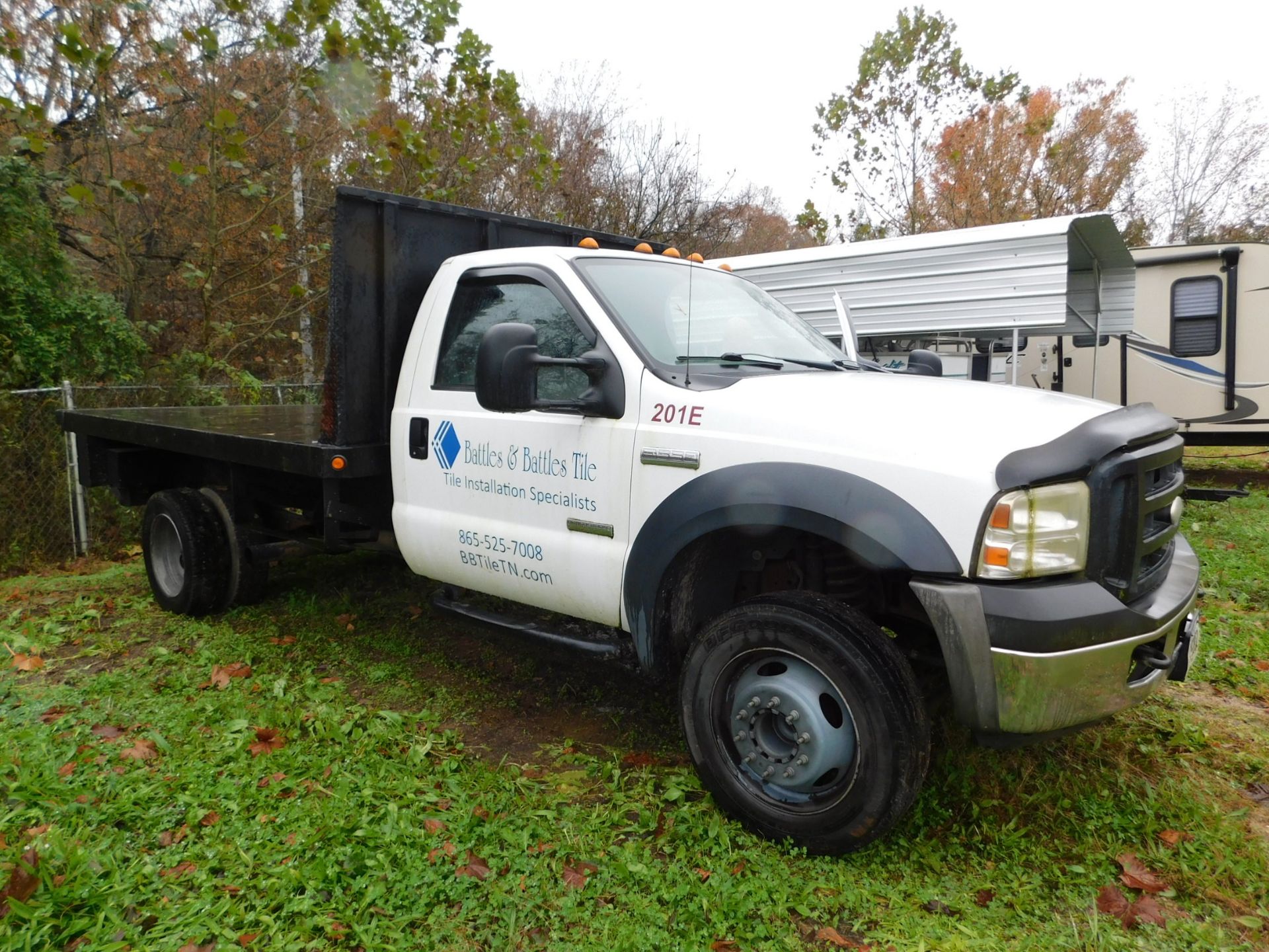 2006 Ford F-550, 6.0 Turbo Diesel, 6 Speed, 14' Flatbed w/ LiftGate,19,000 GVWR Approx. 145,183 mi.