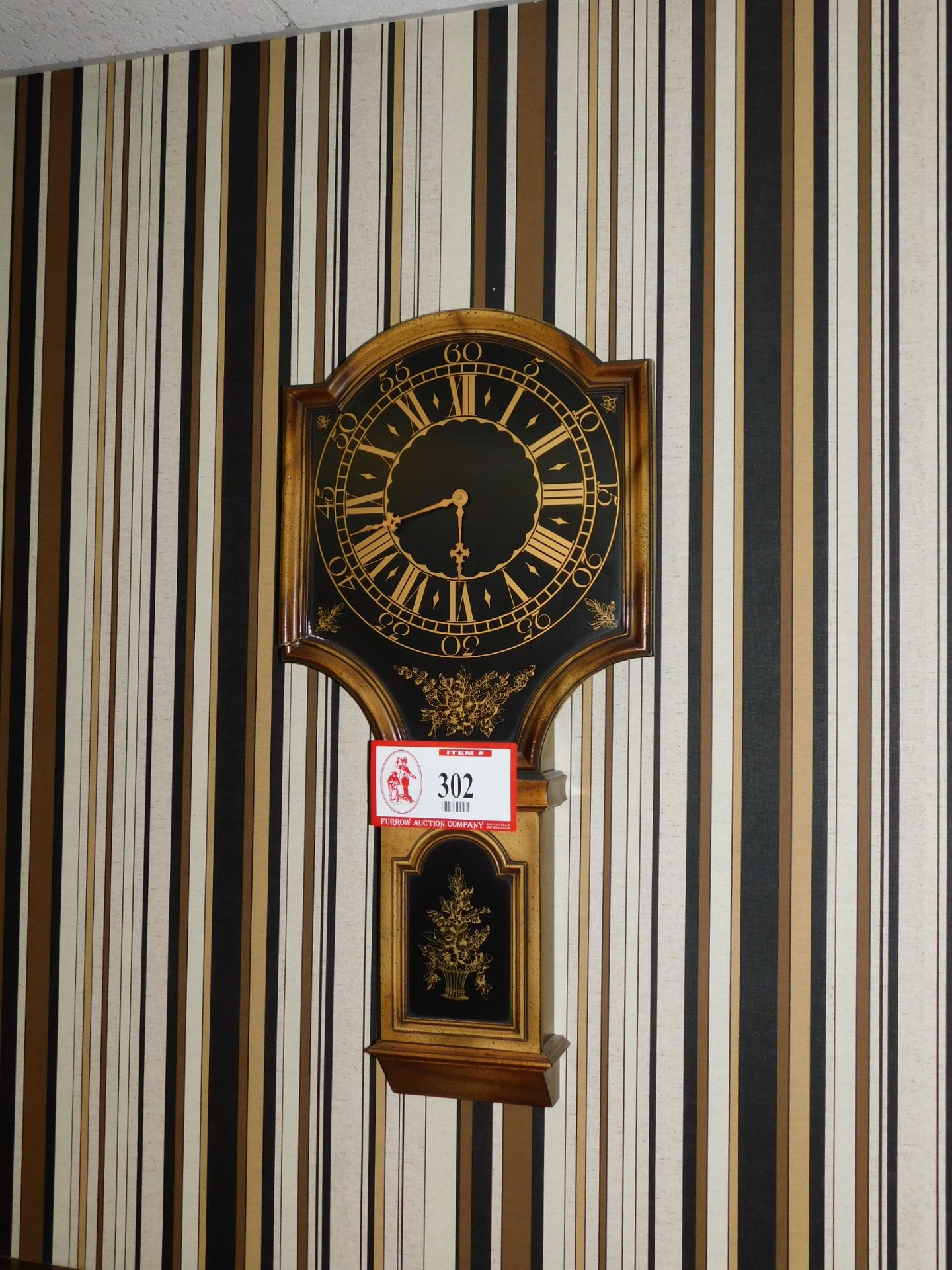 All Art and Clock Hanging on Walls in Office (4) Decorative Prints, Wooden Wall Clock, Decorative