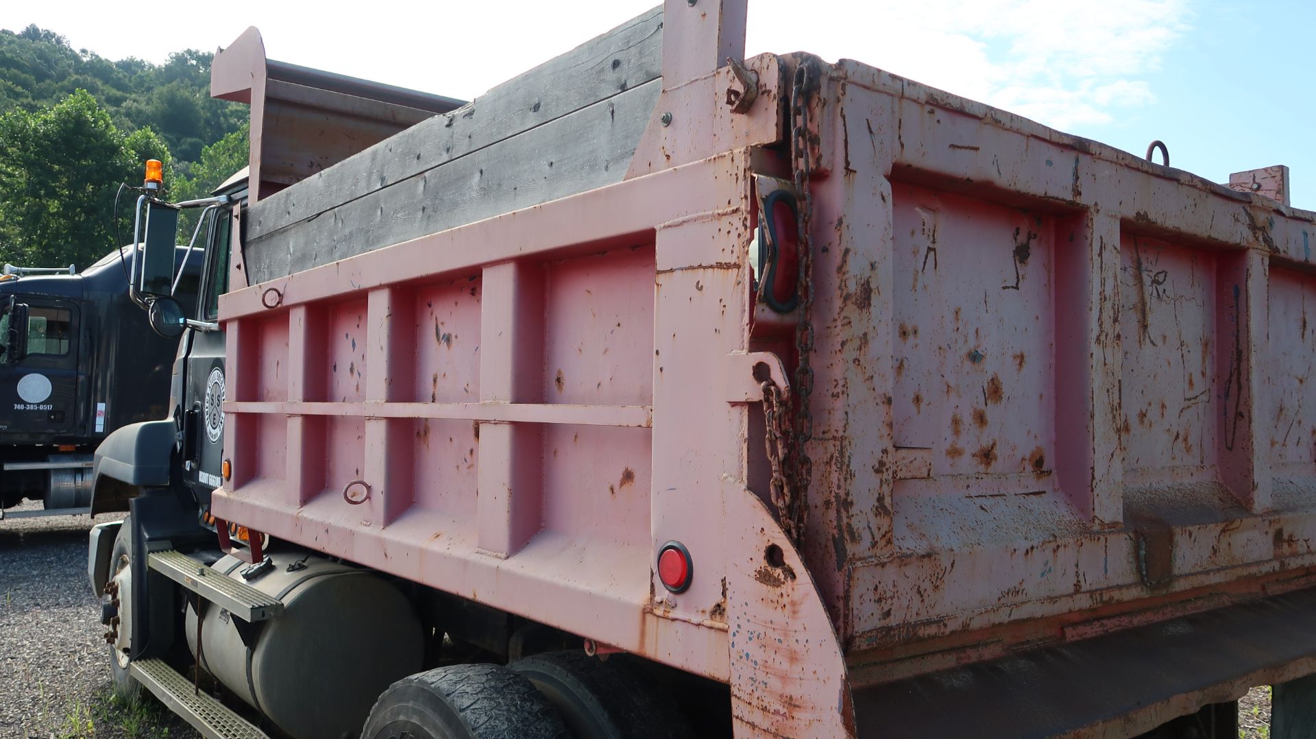 Mack CH612 Dump Truck (1993) Mileage: 12,154, VIN: 1M1AA08Y8PW003912 - Image 6 of 6