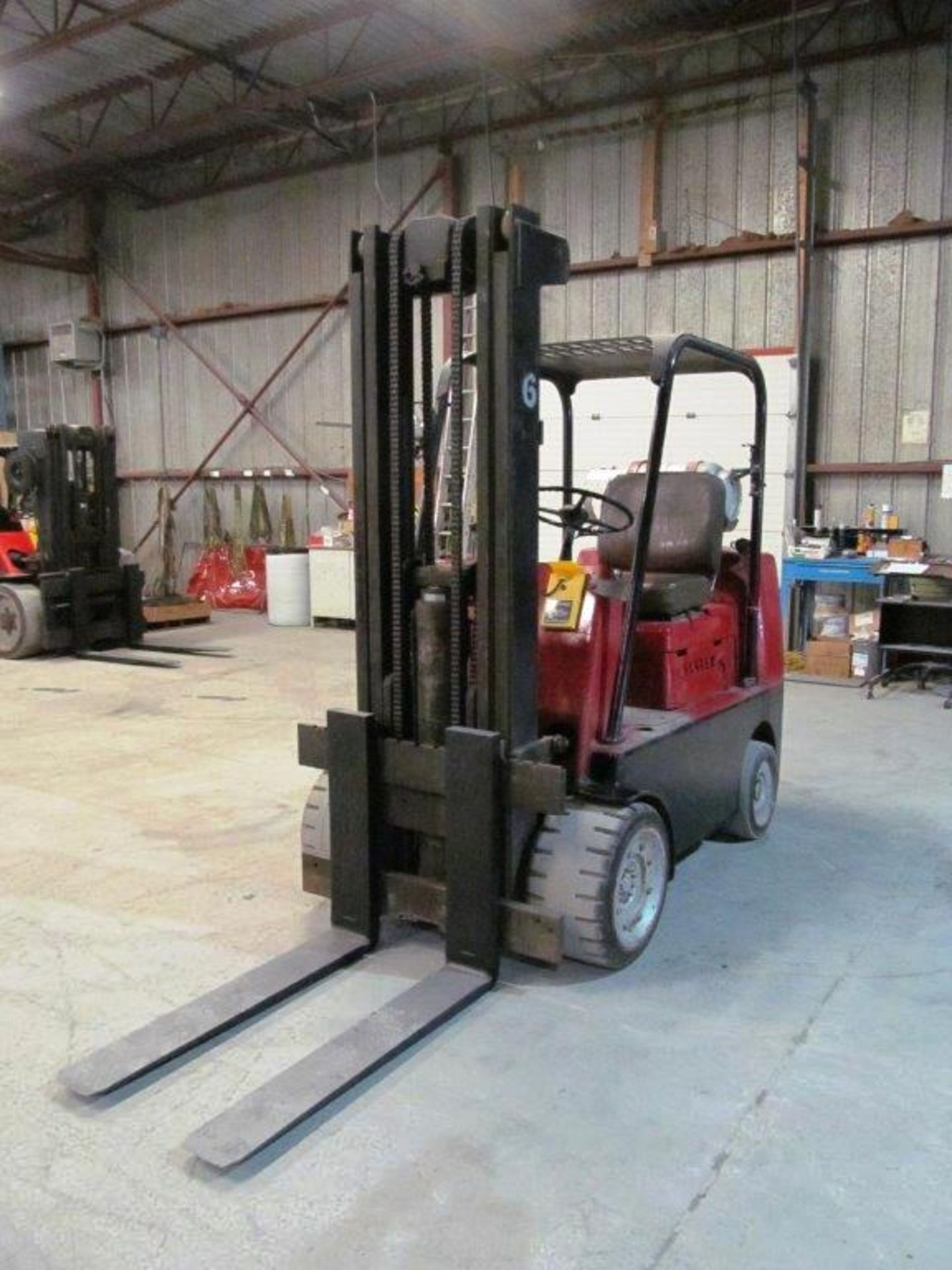 HYSTER PROPANE FORKLIFT HARD TIRES MODEL: S100B, LIFTING CAPACITY 10,000LBS, S/N A017D02351V, - Image 4 of 12