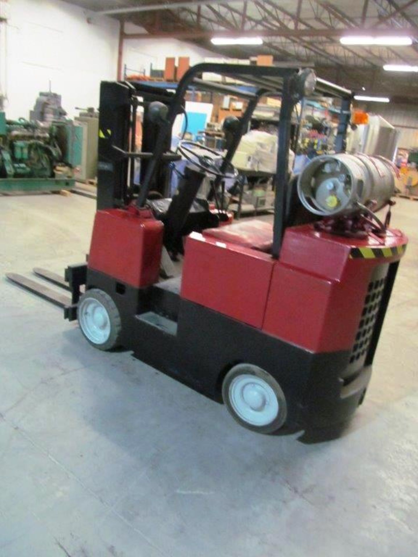 ALLIS CHALMERS PROPANE FORKLIFT HARD TIRES MODEL: TBA, LIFTING CAPACITY 4,000LBS, PROPANE TANK NOT - Image 5 of 9